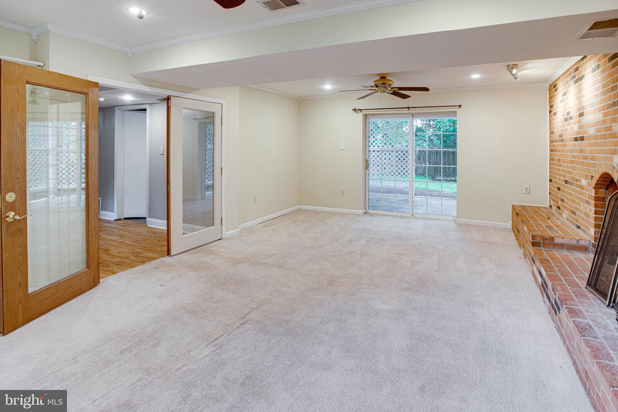 COUNTRY CLUB/LAKE MONTCLAIR - Residential