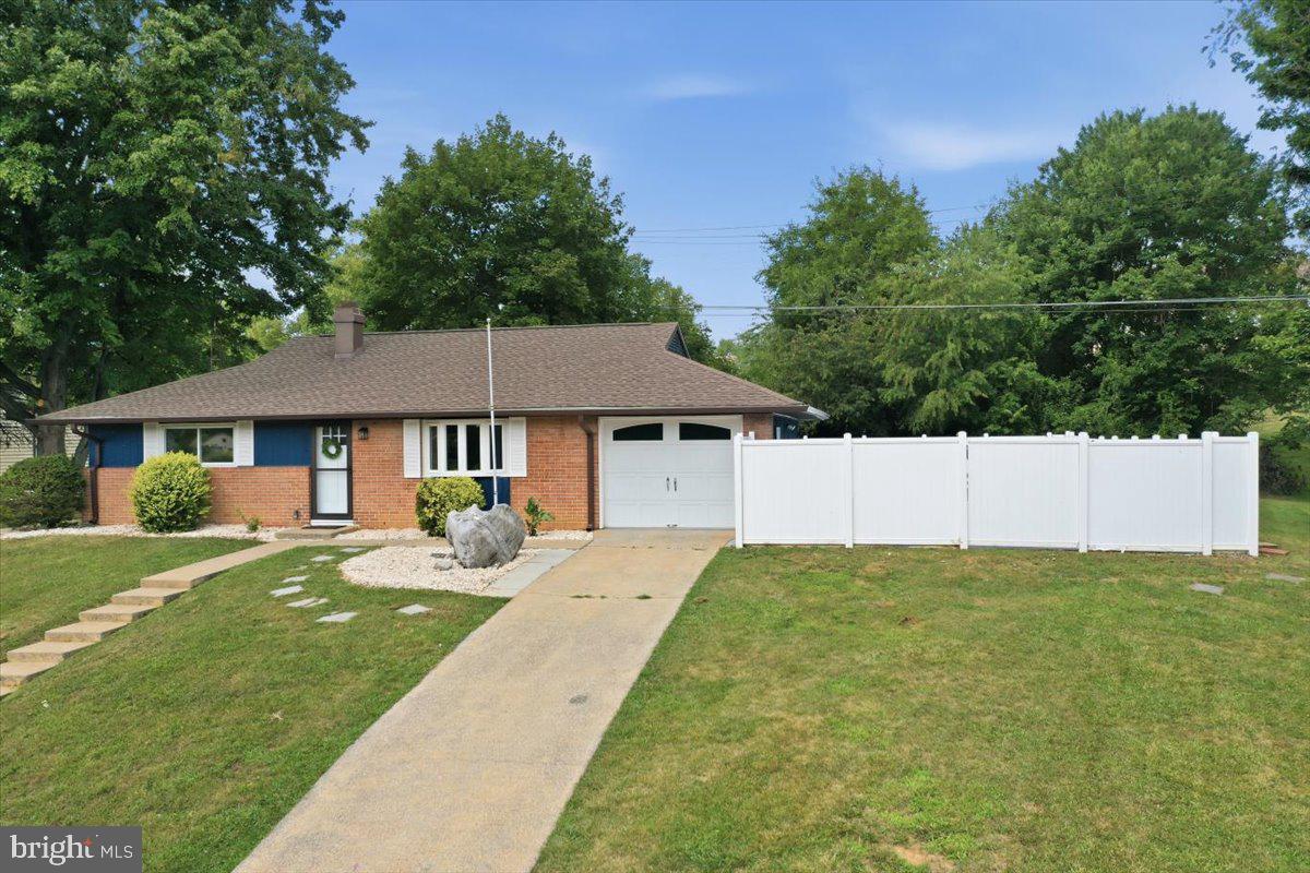1405 OUTER DRIVE