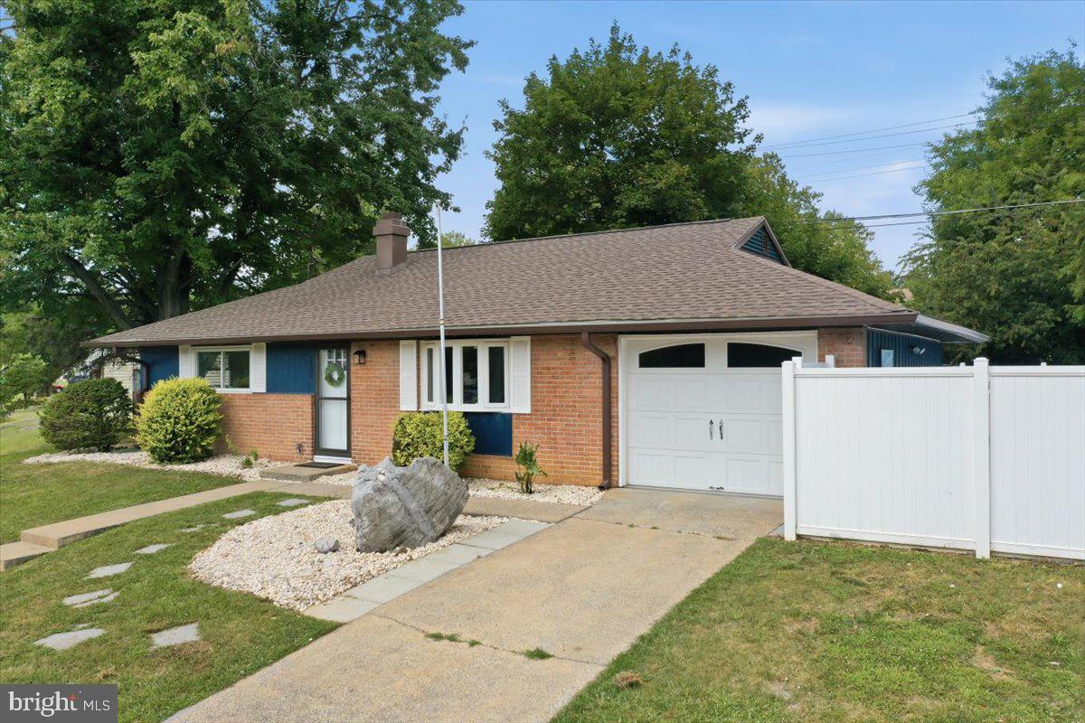 1405 OUTER DRIVE