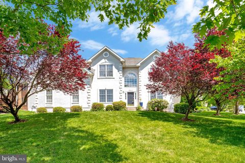 Photo of 20638 Piney Branch Way, STERLING, VA 20165 (MLS # VALO2126878)