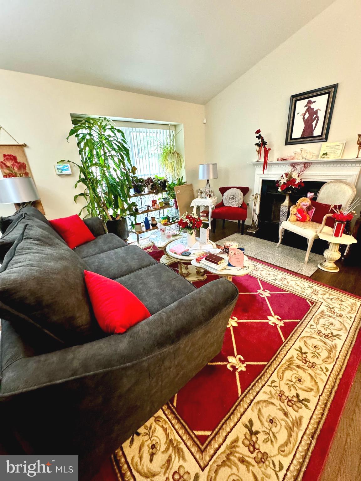 PINE TREE - Residential