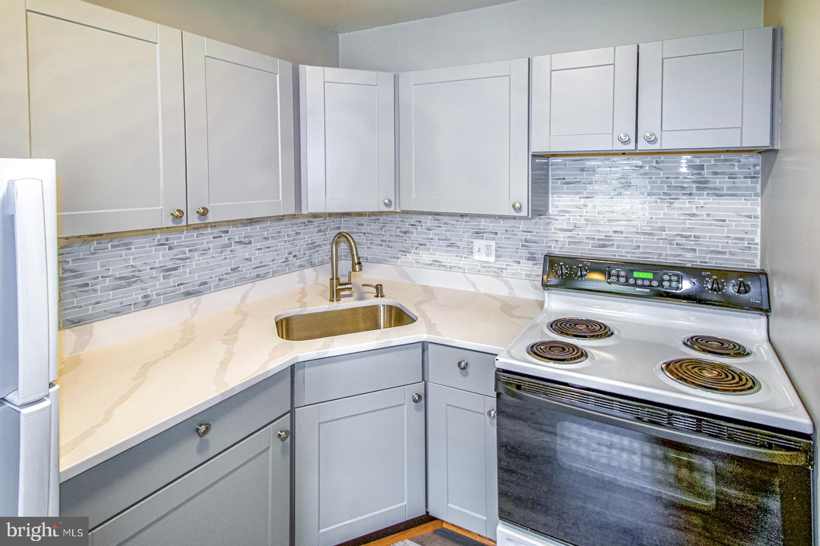 COLONIAL VILLAGE - Residential Lease