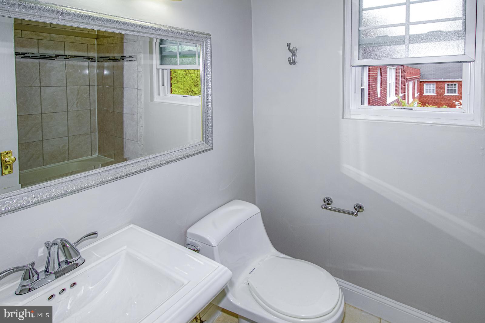 COLONIAL VILLAGE - Residential Lease