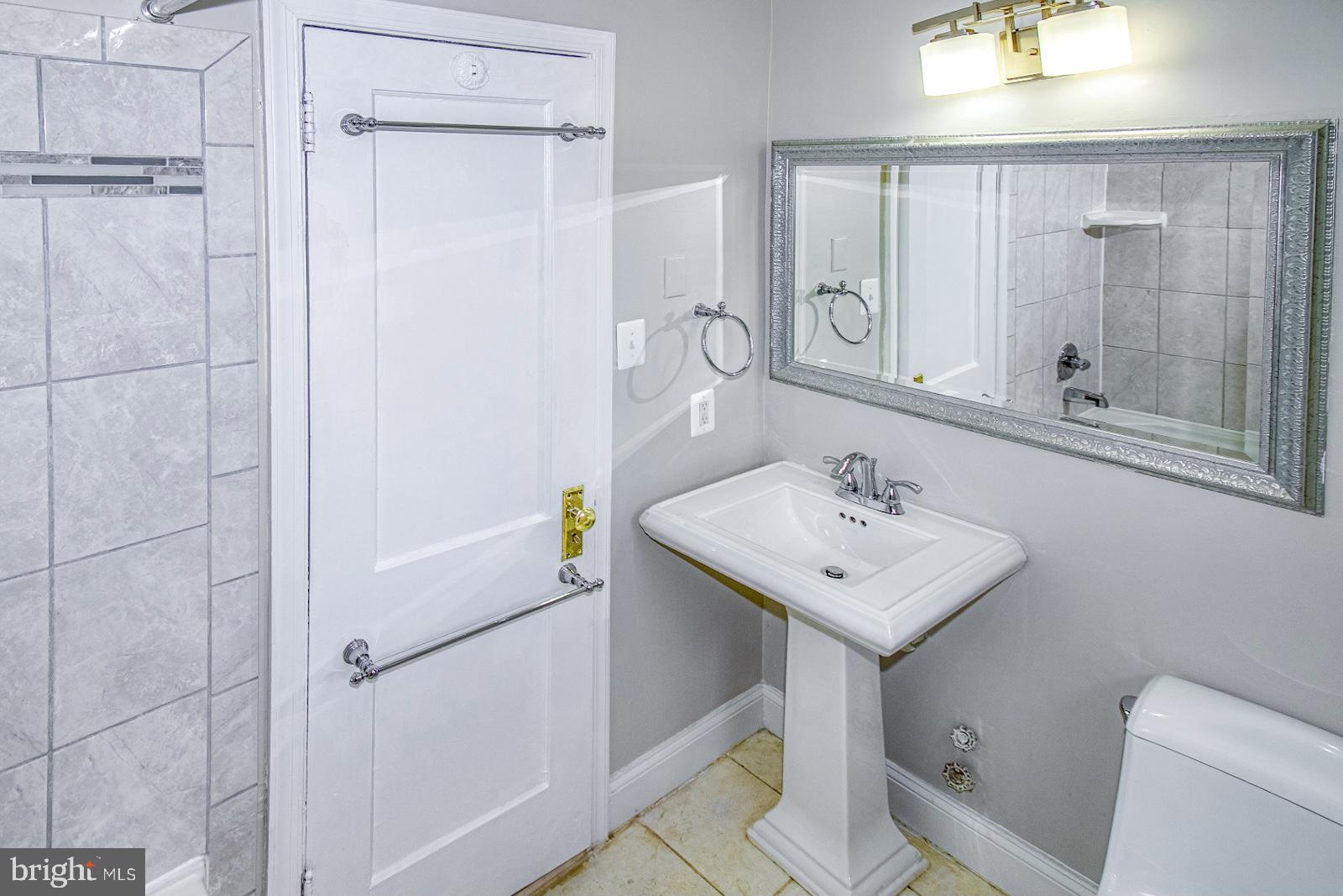 COLONIAL VILLAGE - Residential Lease