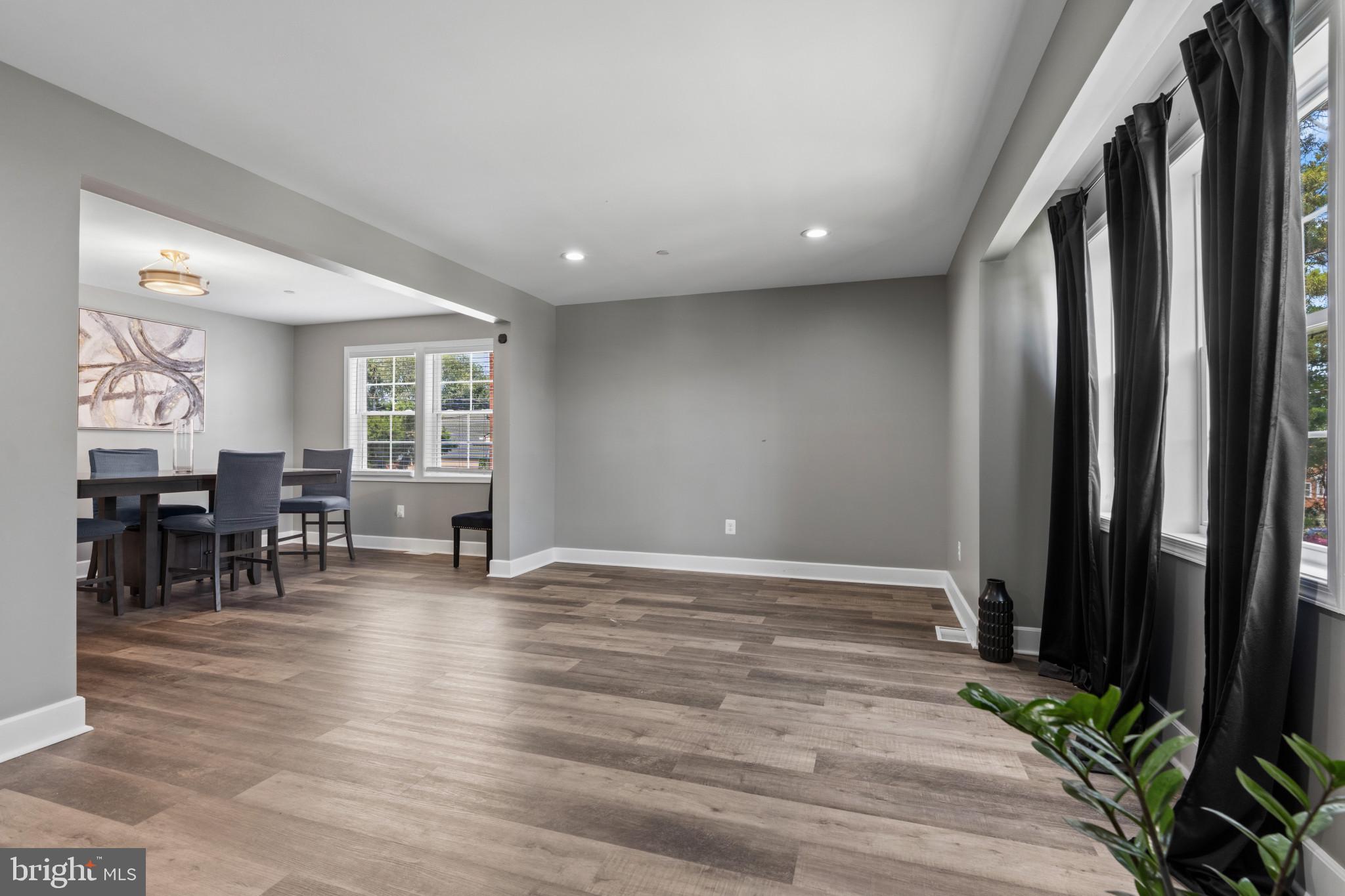 209 W EDGEVALE ROAD