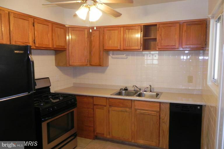 NORTH FORESTVILLE - Residential Lease