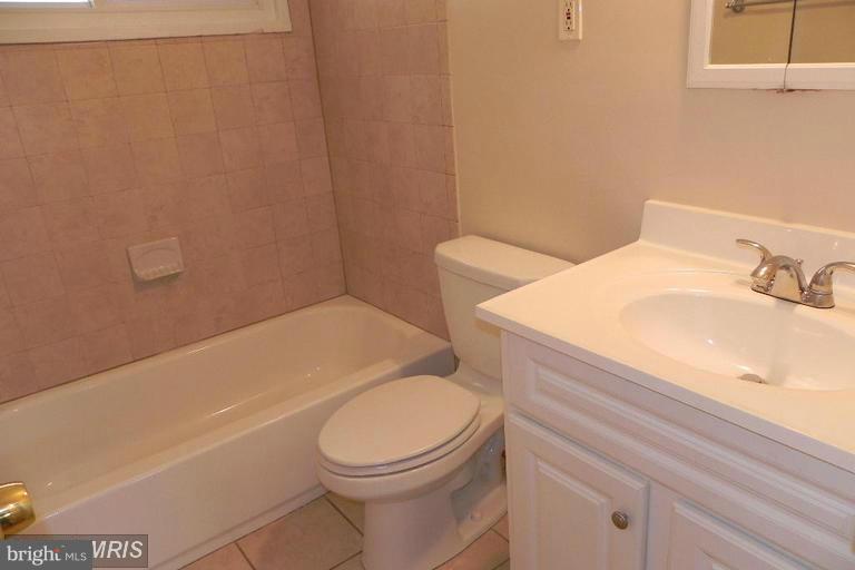 NORTH FORESTVILLE - Residential Lease