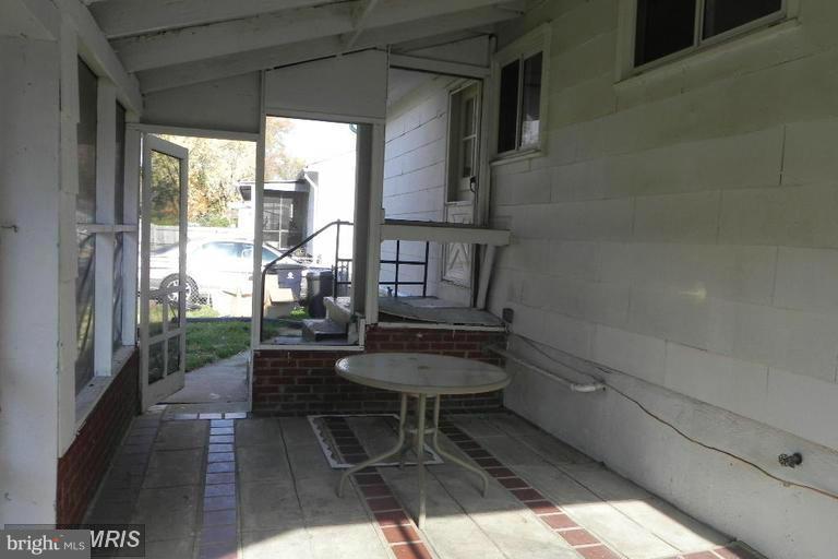 NORTH FORESTVILLE - Residential Lease