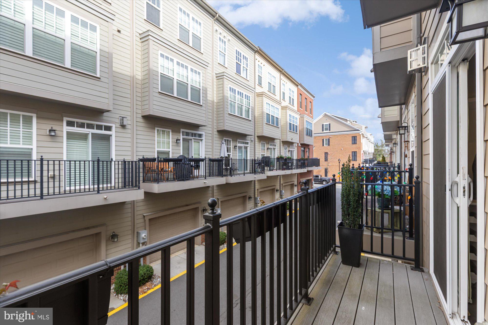 CRESCENT PLACE - Residential