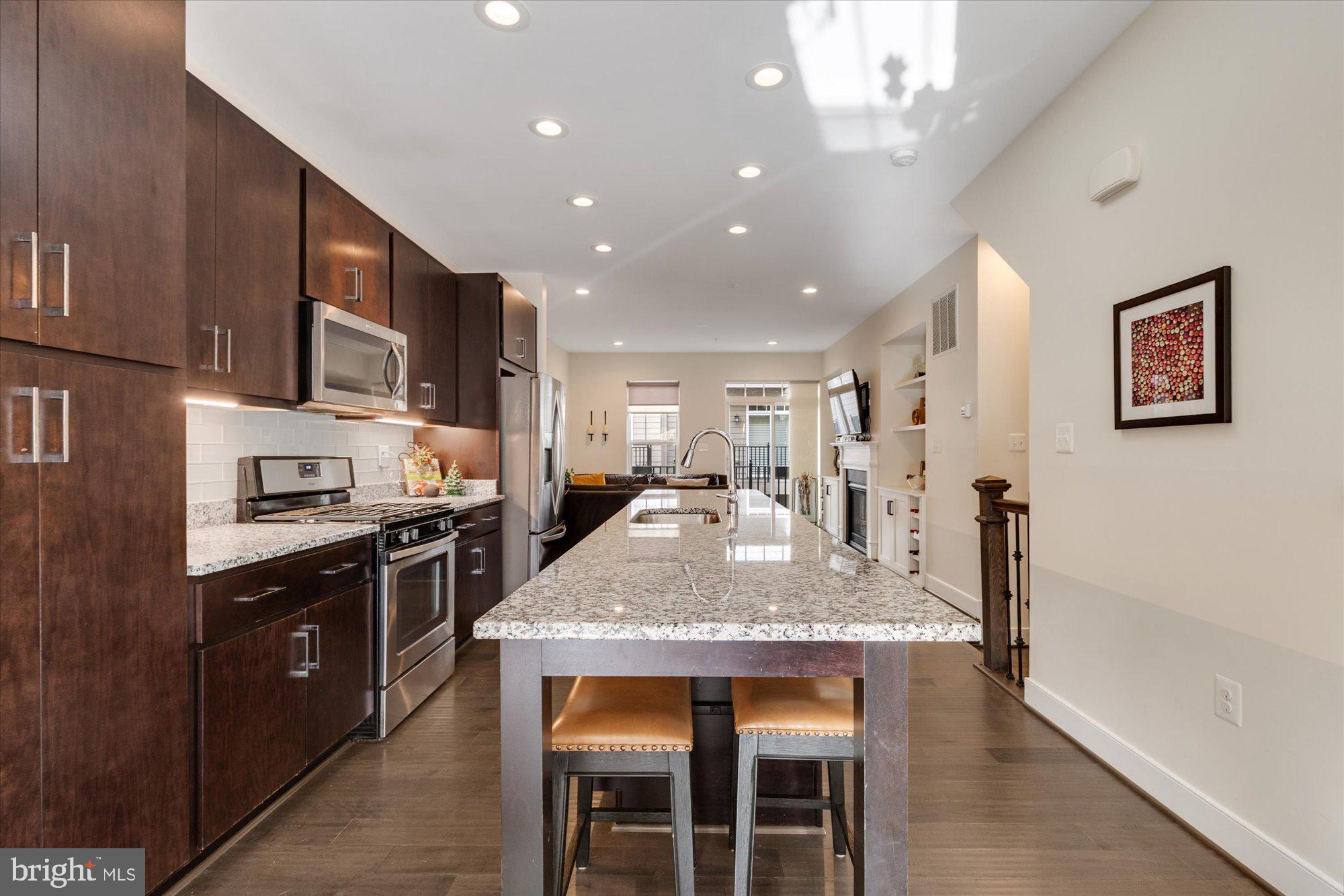 CRESCENT PLACE - Residential