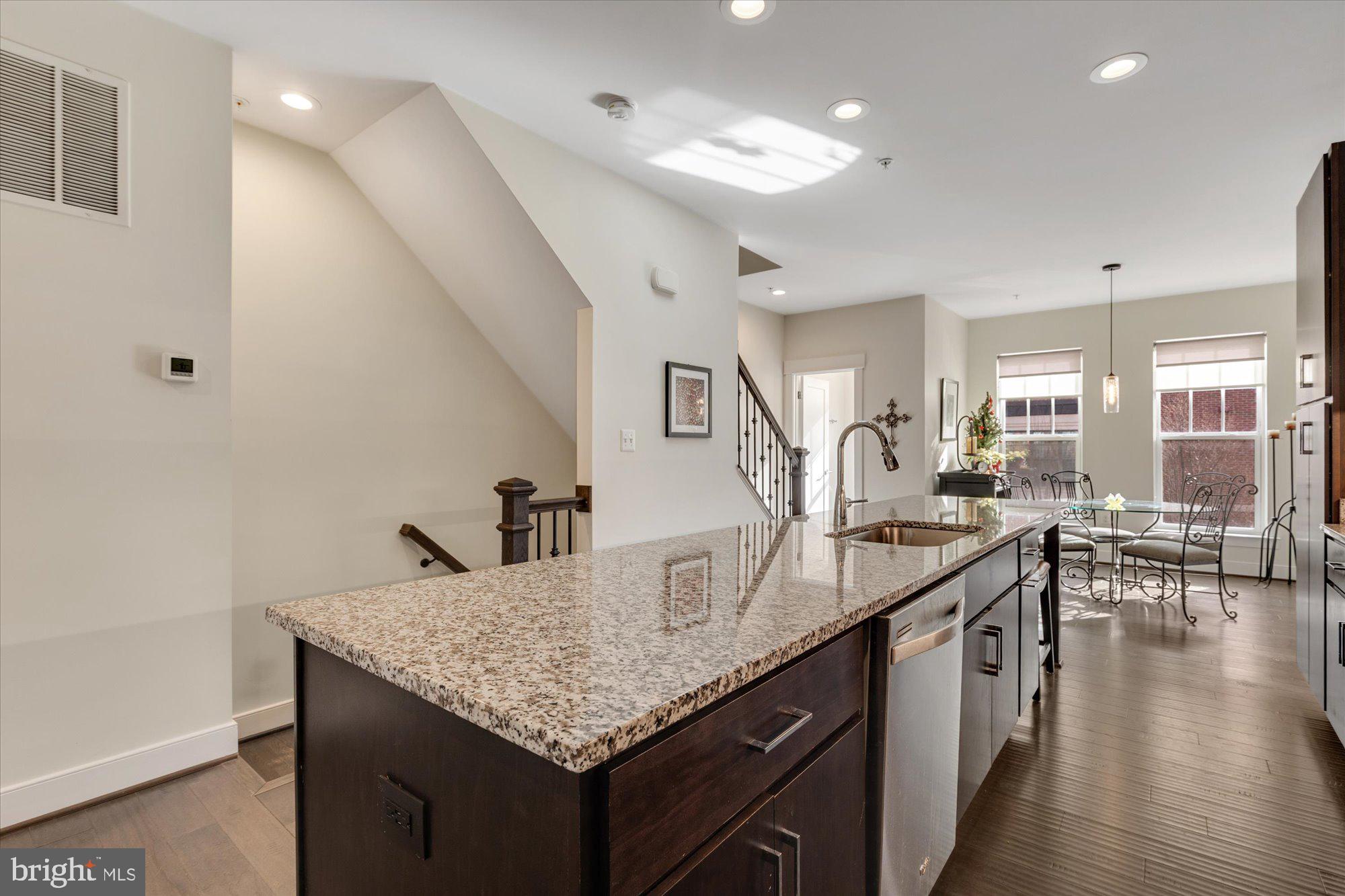 CRESCENT PLACE - Residential