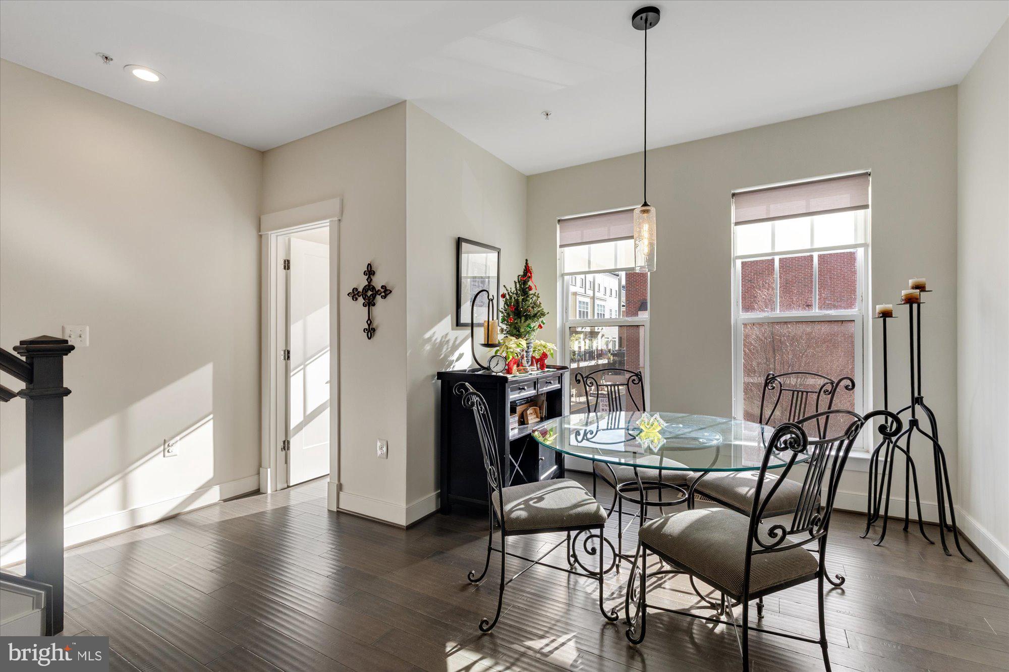 CRESCENT PLACE - Residential