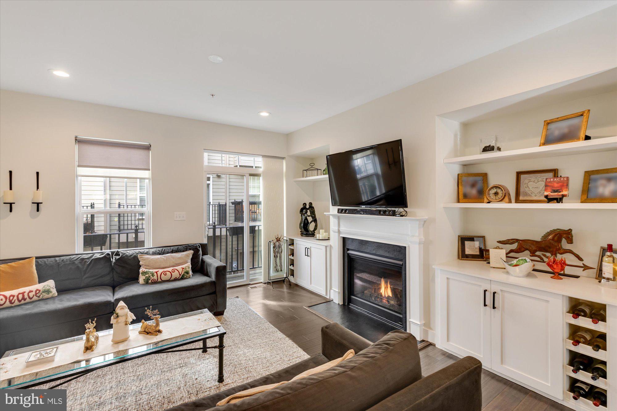 CRESCENT PLACE - Residential