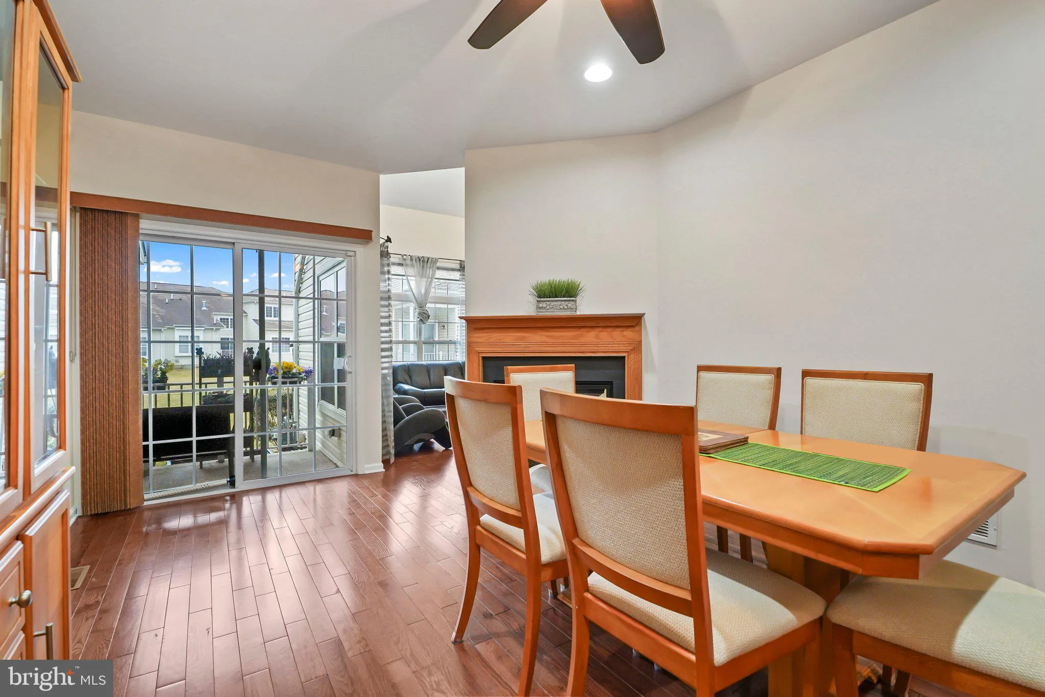 Monmouth Junction, New Jersey 08852, United States, 3 Bedrooms Bedrooms, ,3 BathroomsBathrooms,Residential,Pending,109769