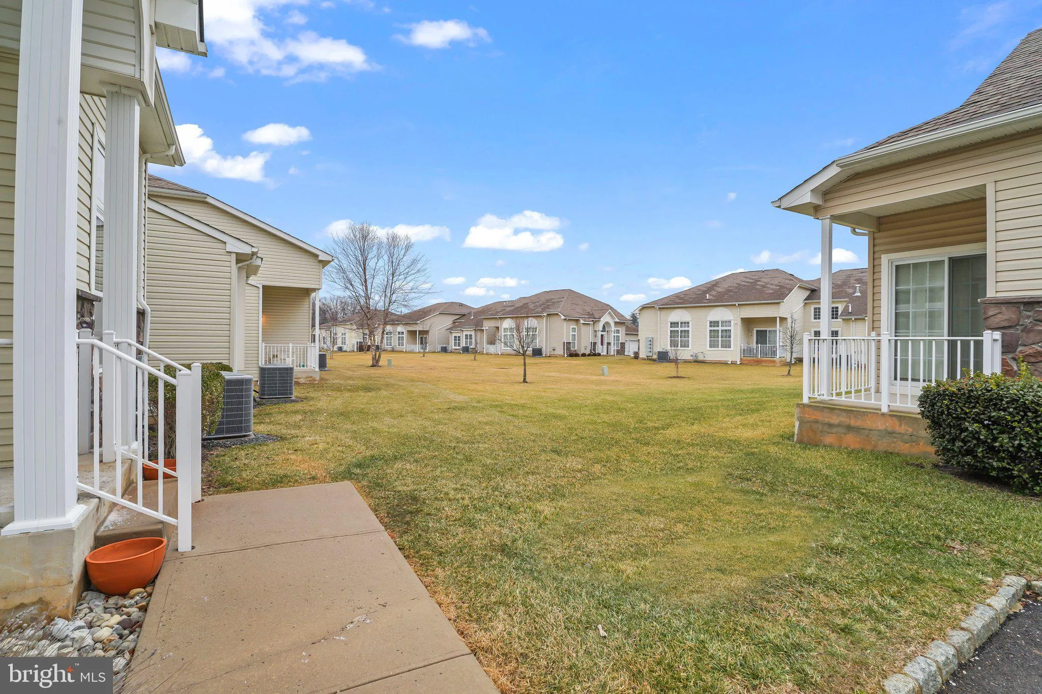 Monmouth Junction, New Jersey 08852, United States, 3 Bedrooms Bedrooms, ,3 BathroomsBathrooms,Residential,Pending,109769