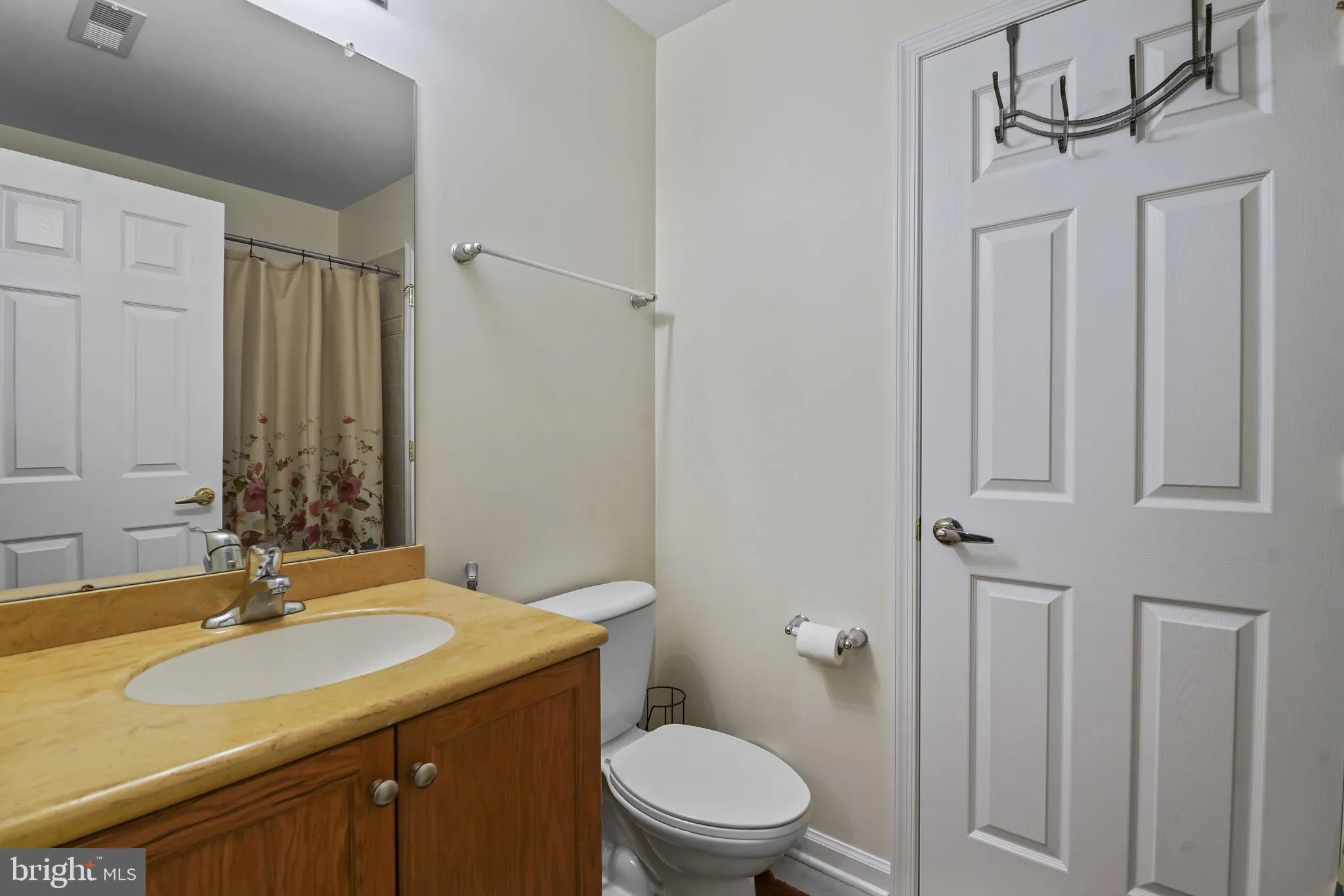 Monmouth Junction, New Jersey 08852, United States, 3 Bedrooms Bedrooms, ,3 BathroomsBathrooms,Residential,Pending,109769