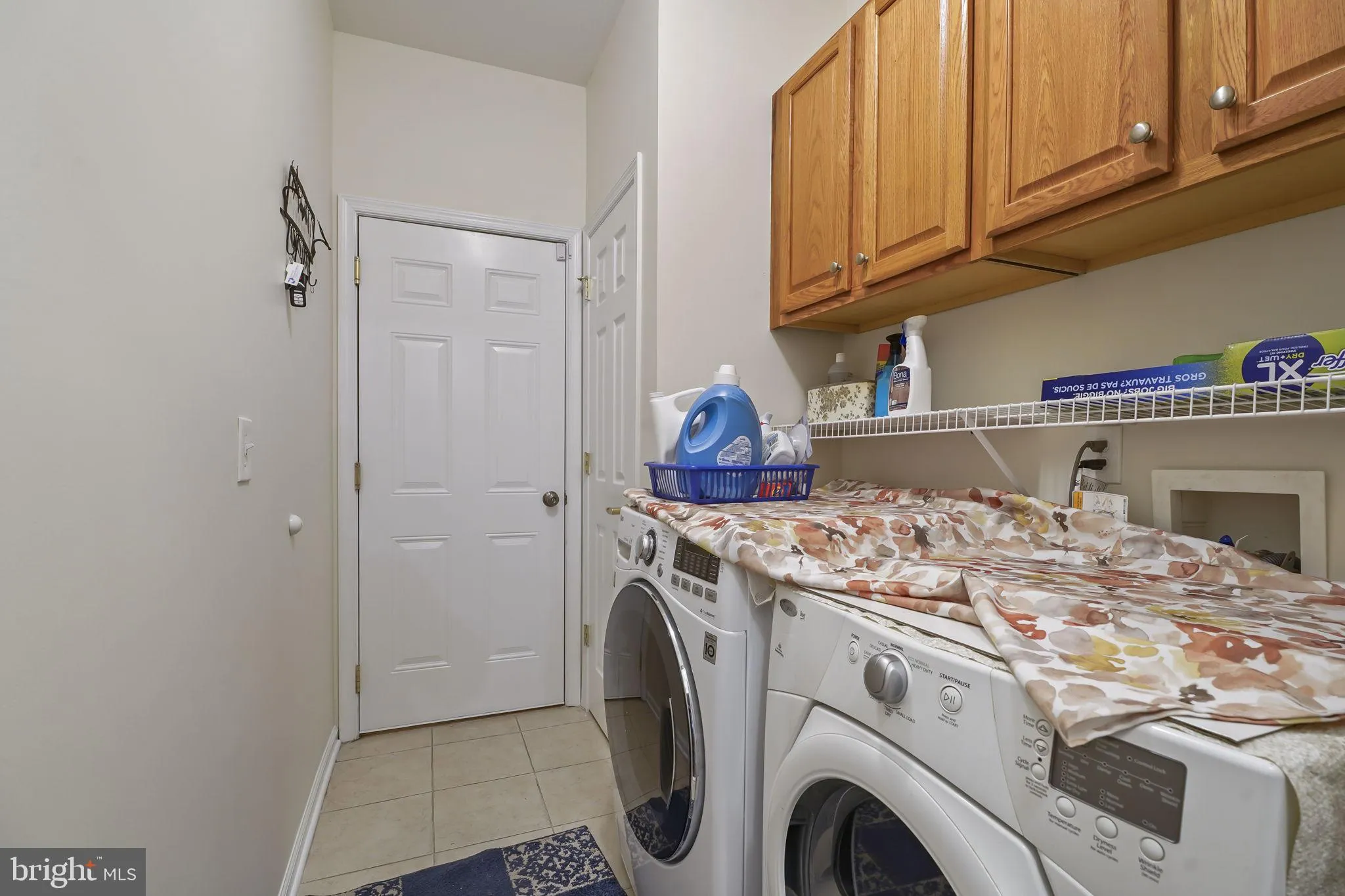 Monmouth Junction, New Jersey 08852, United States, 3 Bedrooms Bedrooms, ,3 BathroomsBathrooms,Residential,Pending,109769