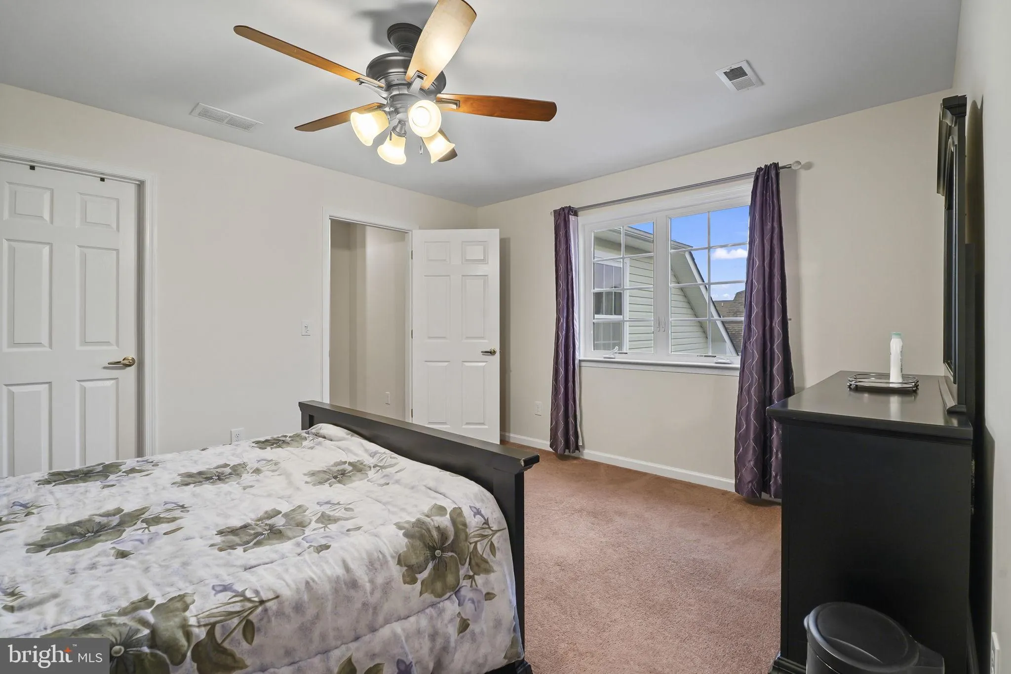 Monmouth Junction, New Jersey 08852, United States, 3 Bedrooms Bedrooms, ,3 BathroomsBathrooms,Residential,Pending,109769