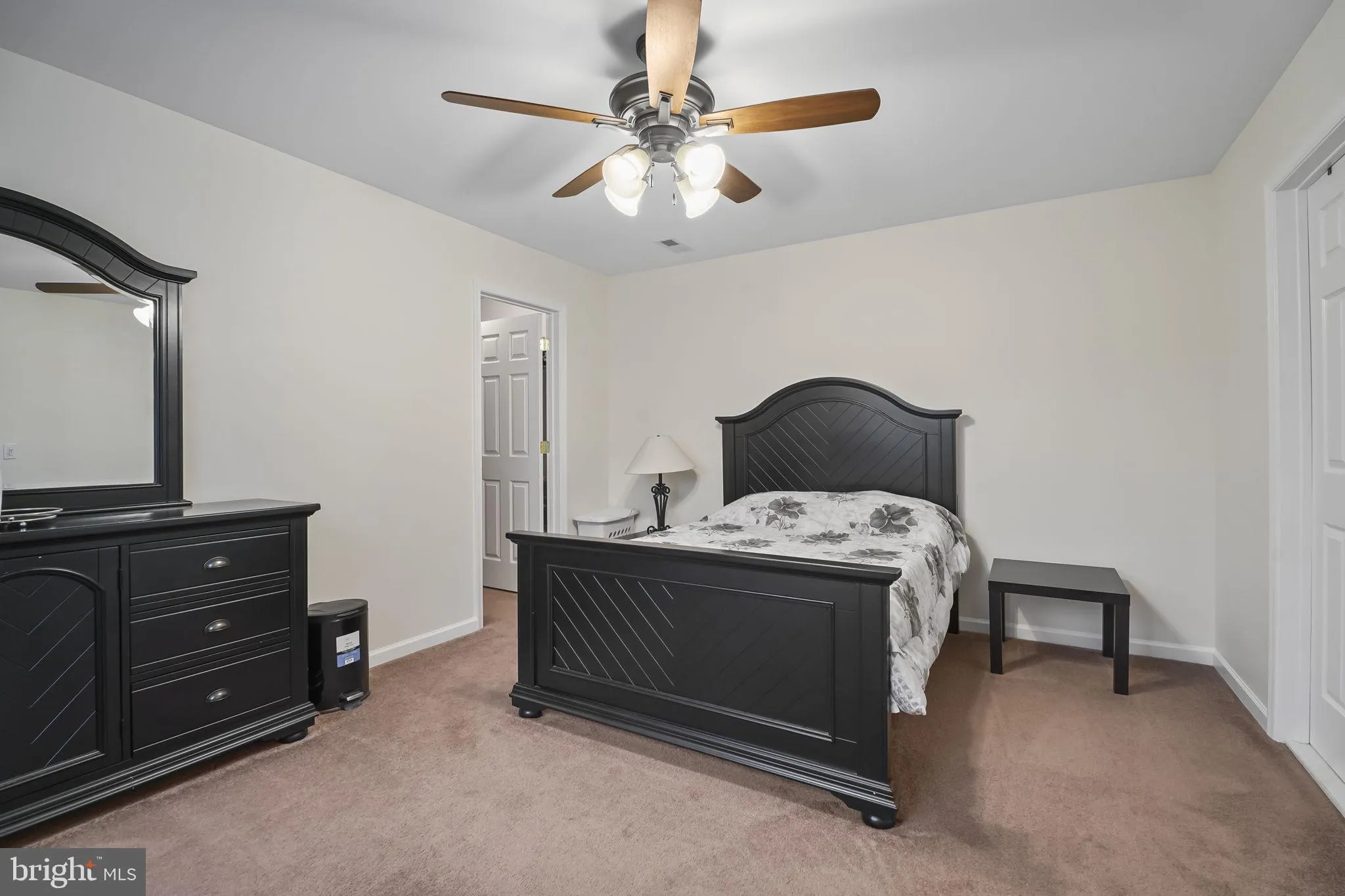 Monmouth Junction, New Jersey 08852, United States, 3 Bedrooms Bedrooms, ,3 BathroomsBathrooms,Residential,Pending,109769