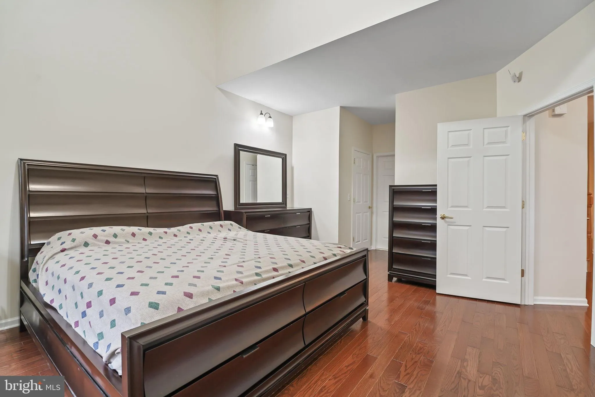 Monmouth Junction, New Jersey 08852, United States, 3 Bedrooms Bedrooms, ,3 BathroomsBathrooms,Residential,Pending,109769