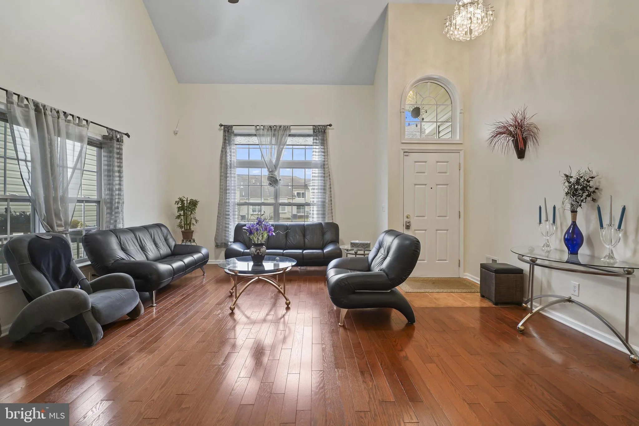 Monmouth Junction, New Jersey 08852, United States, 3 Bedrooms Bedrooms, ,3 BathroomsBathrooms,Residential,Pending,109769