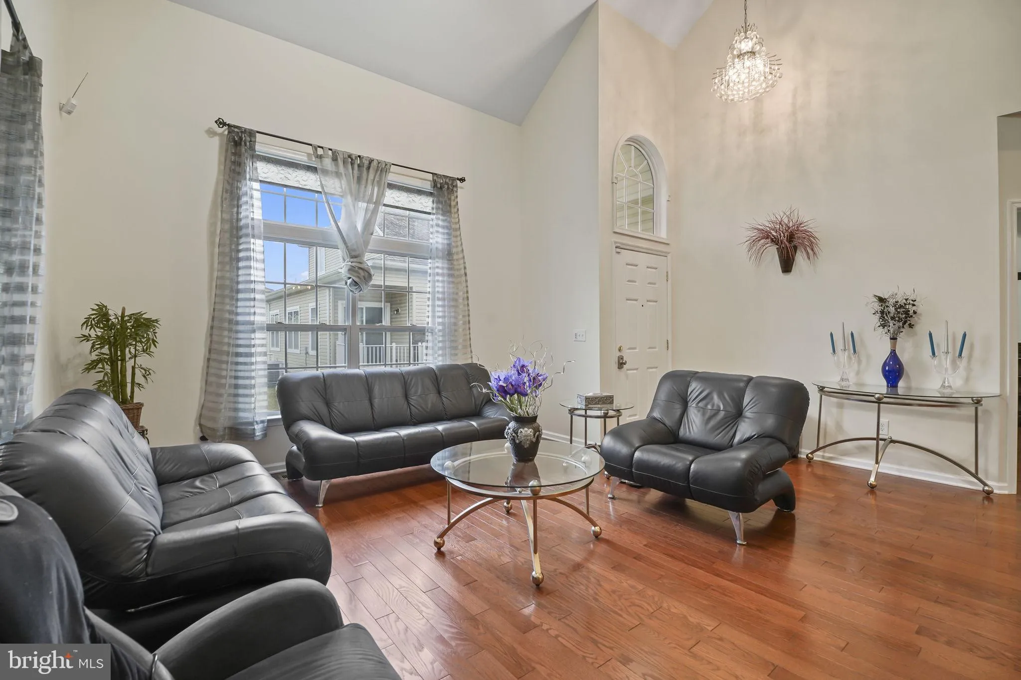 Monmouth Junction, New Jersey 08852, United States, 3 Bedrooms Bedrooms, ,3 BathroomsBathrooms,Residential,Pending,109769