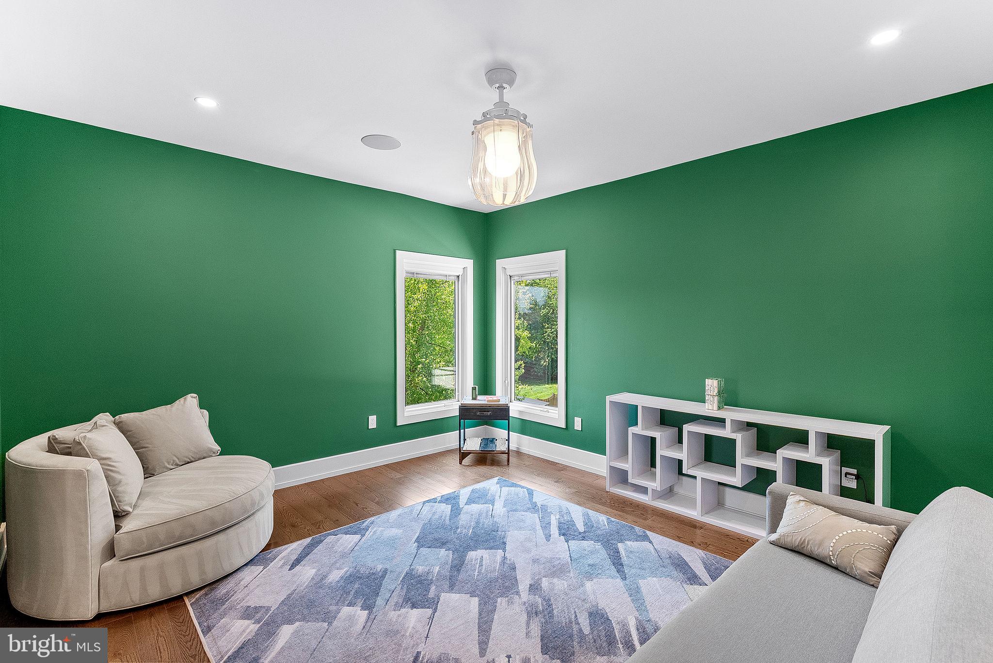VANTAGE POINTE - Residential