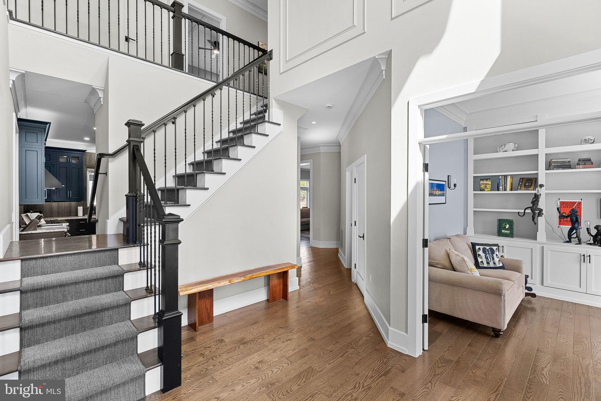 VANTAGE POINTE - Residential