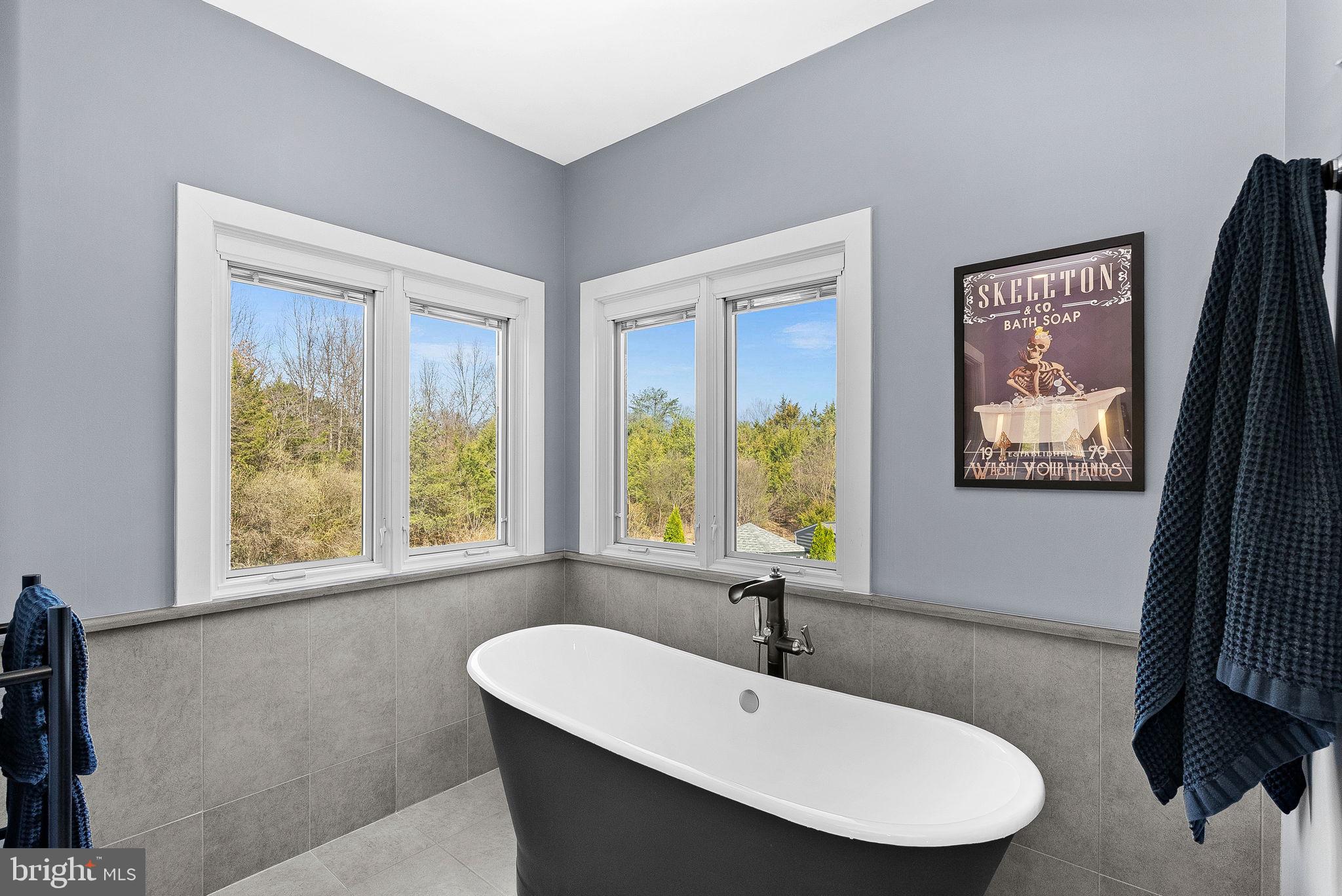 VANTAGE POINTE - Residential
