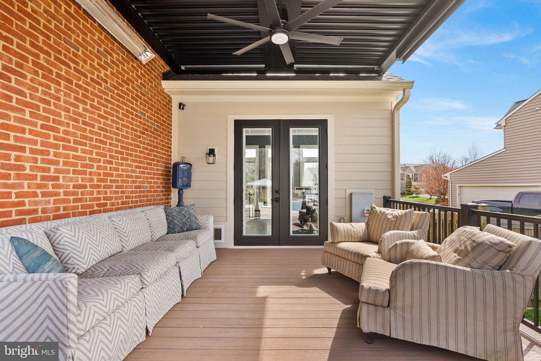 VANTAGE POINTE - Residential