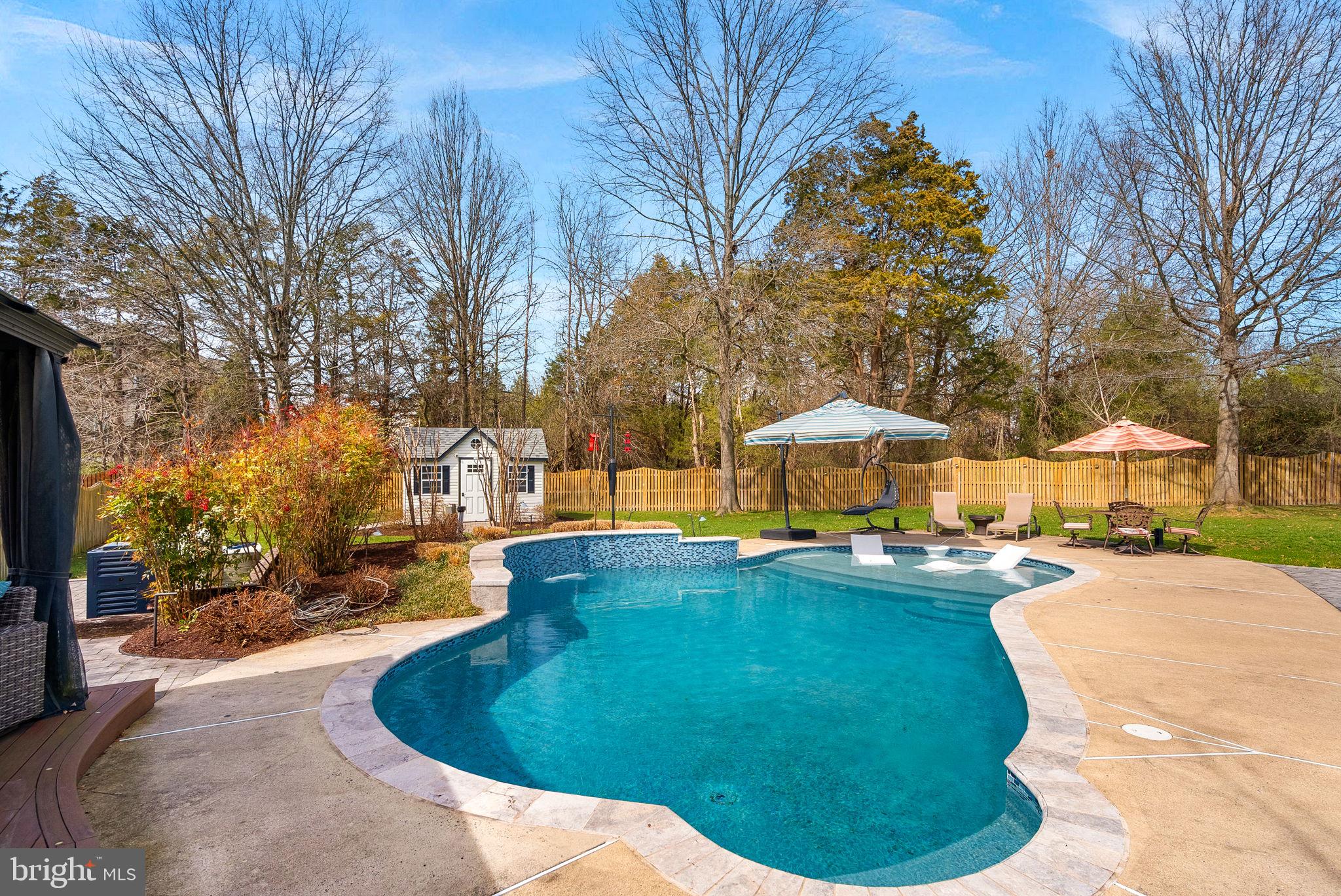 VANTAGE POINTE - Residential