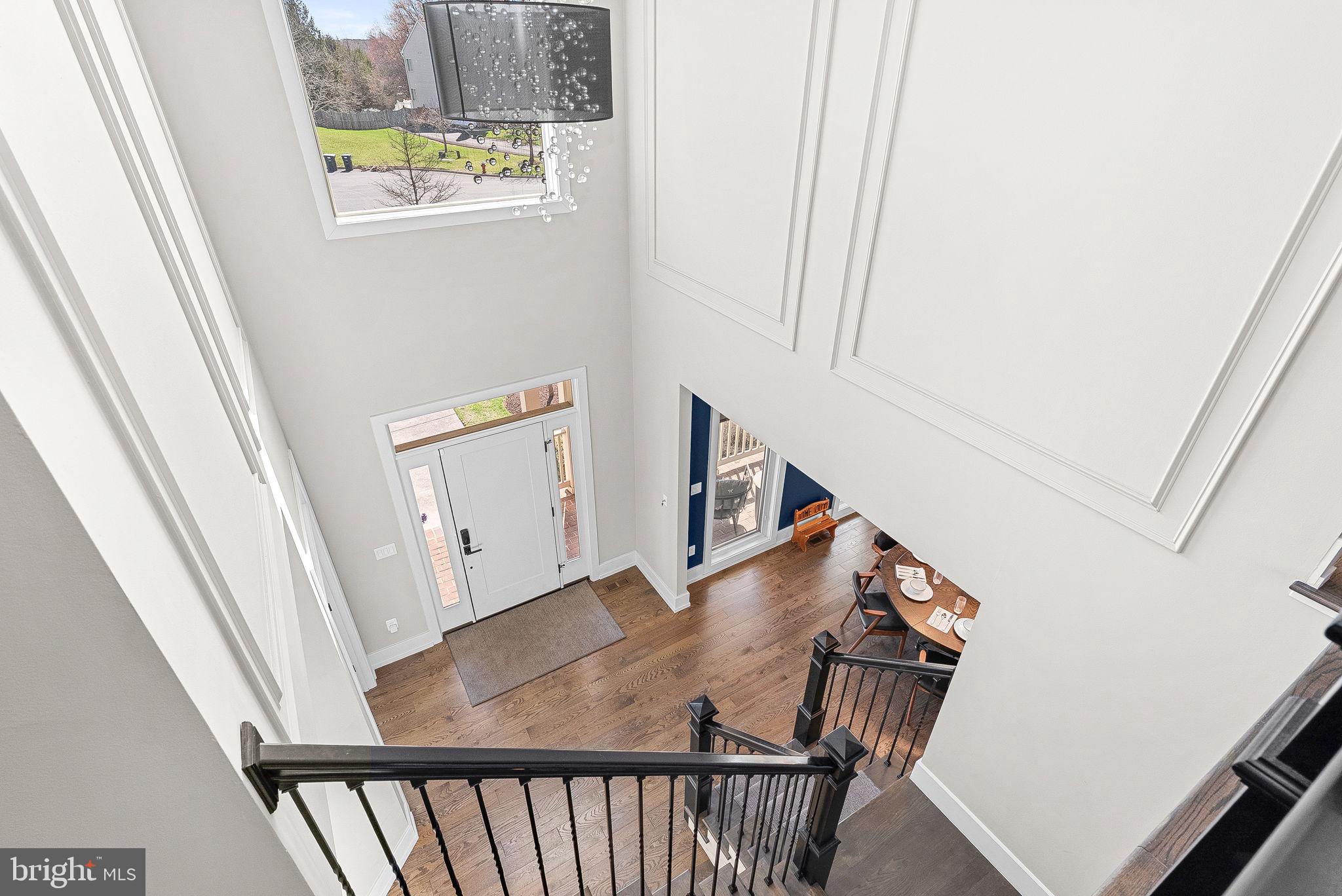 VANTAGE POINTE - Residential