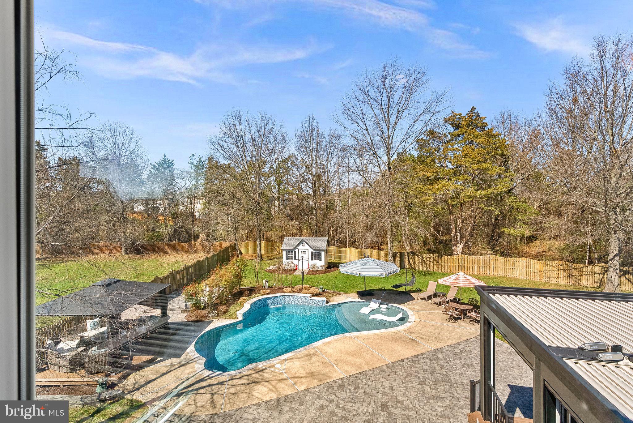 VANTAGE POINTE - Residential