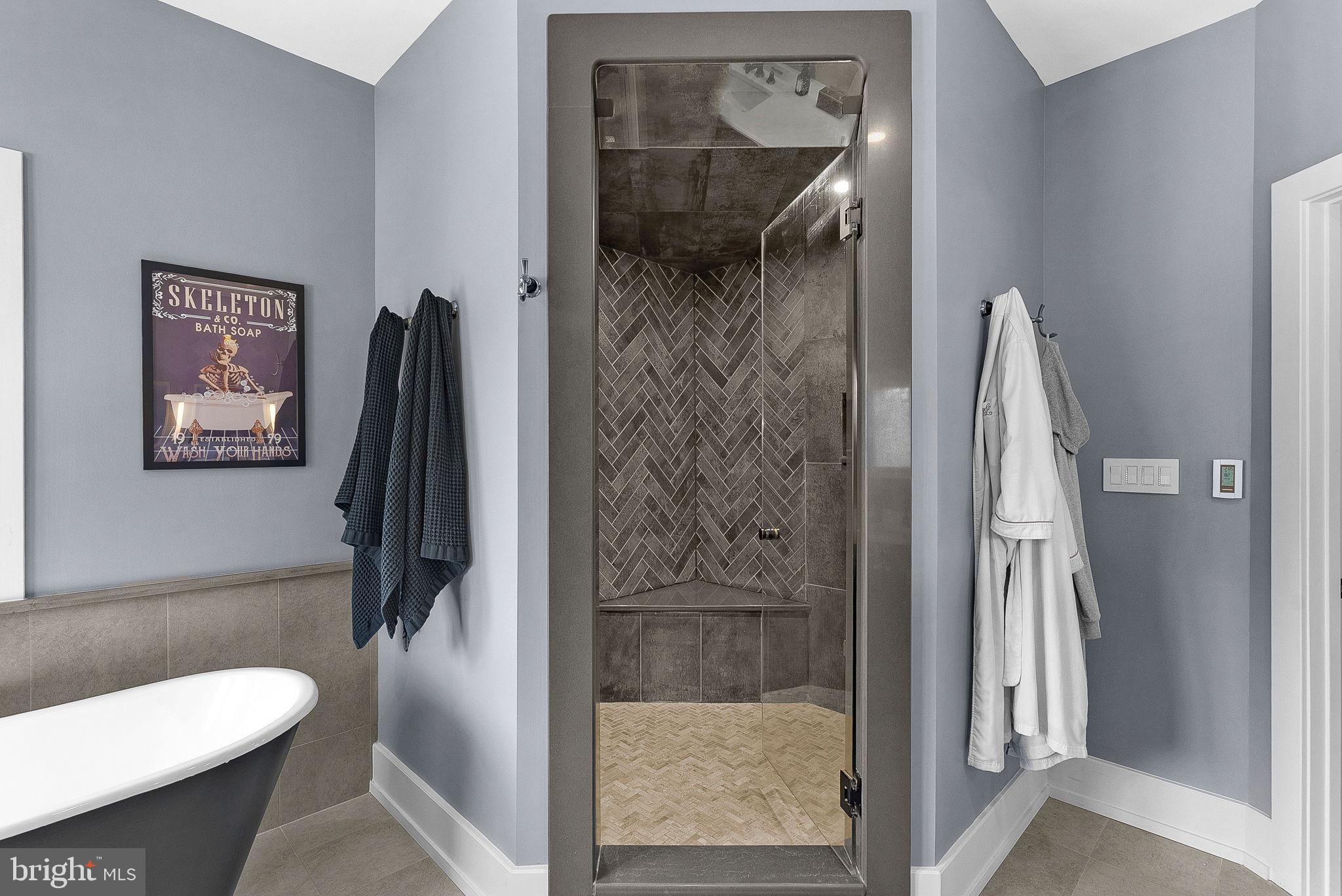 VANTAGE POINTE - Residential
