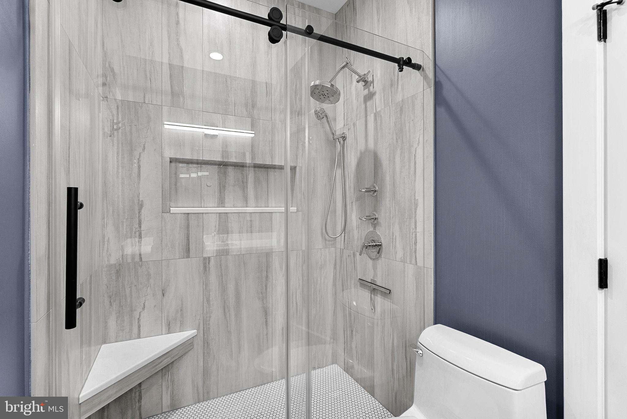 VANTAGE POINTE - Residential