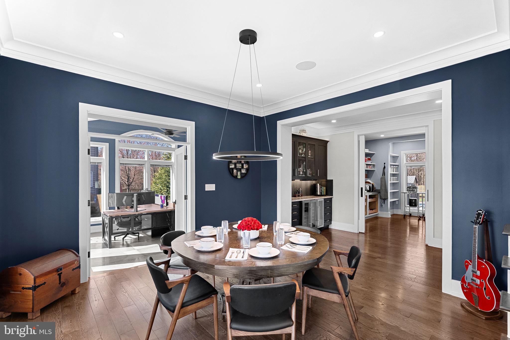 VANTAGE POINTE - Residential