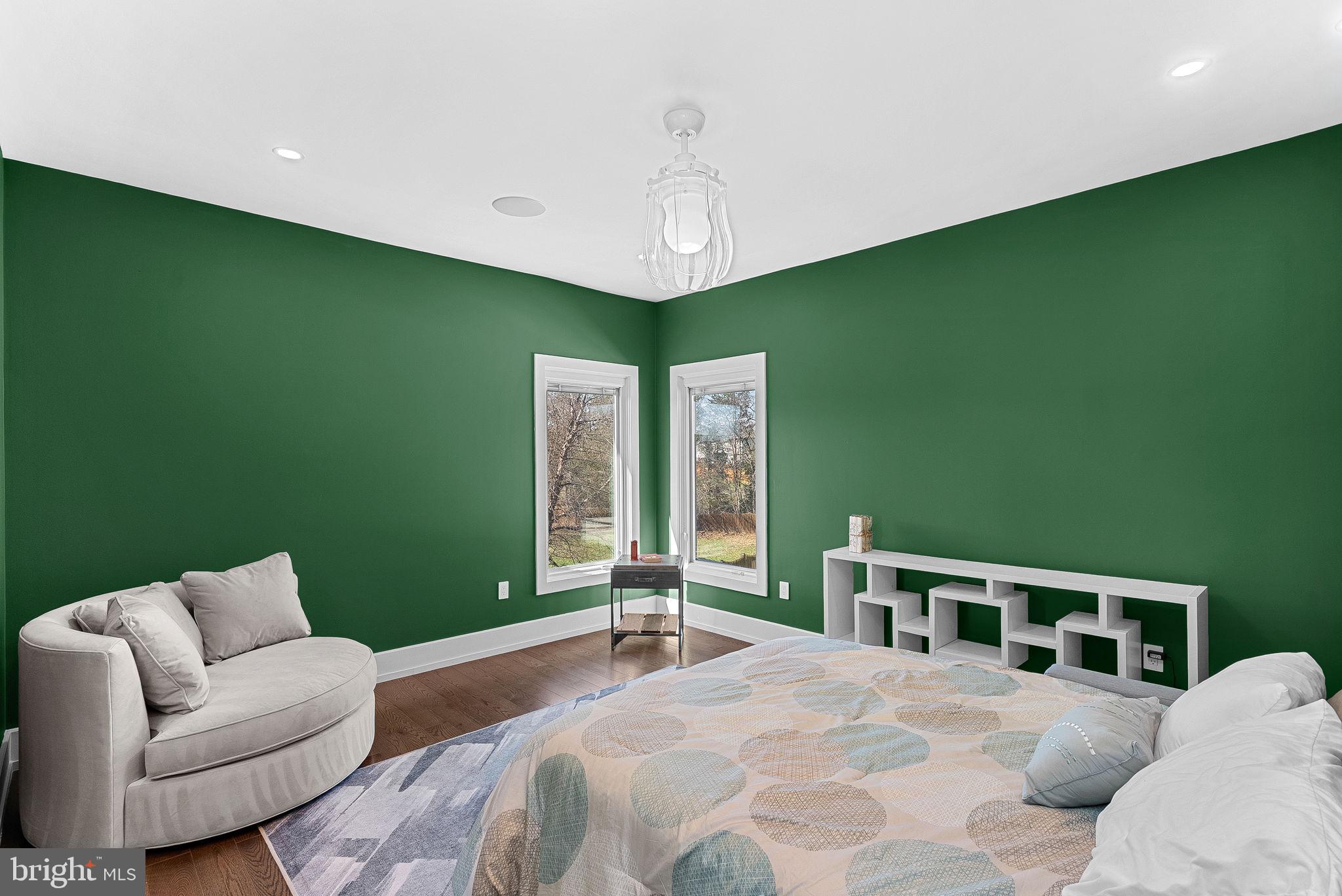 VANTAGE POINTE - Residential