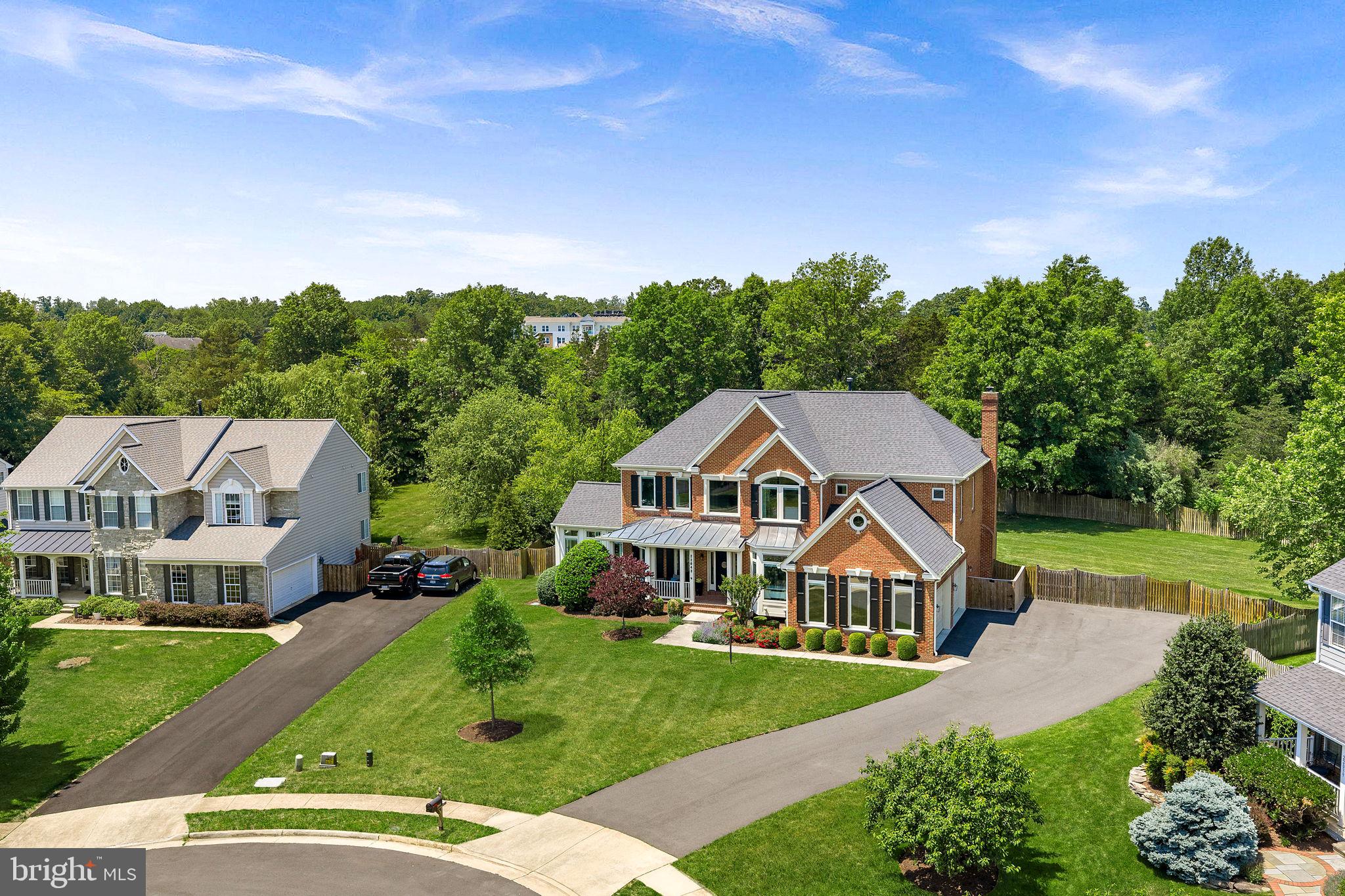 VANTAGE POINTE - Residential