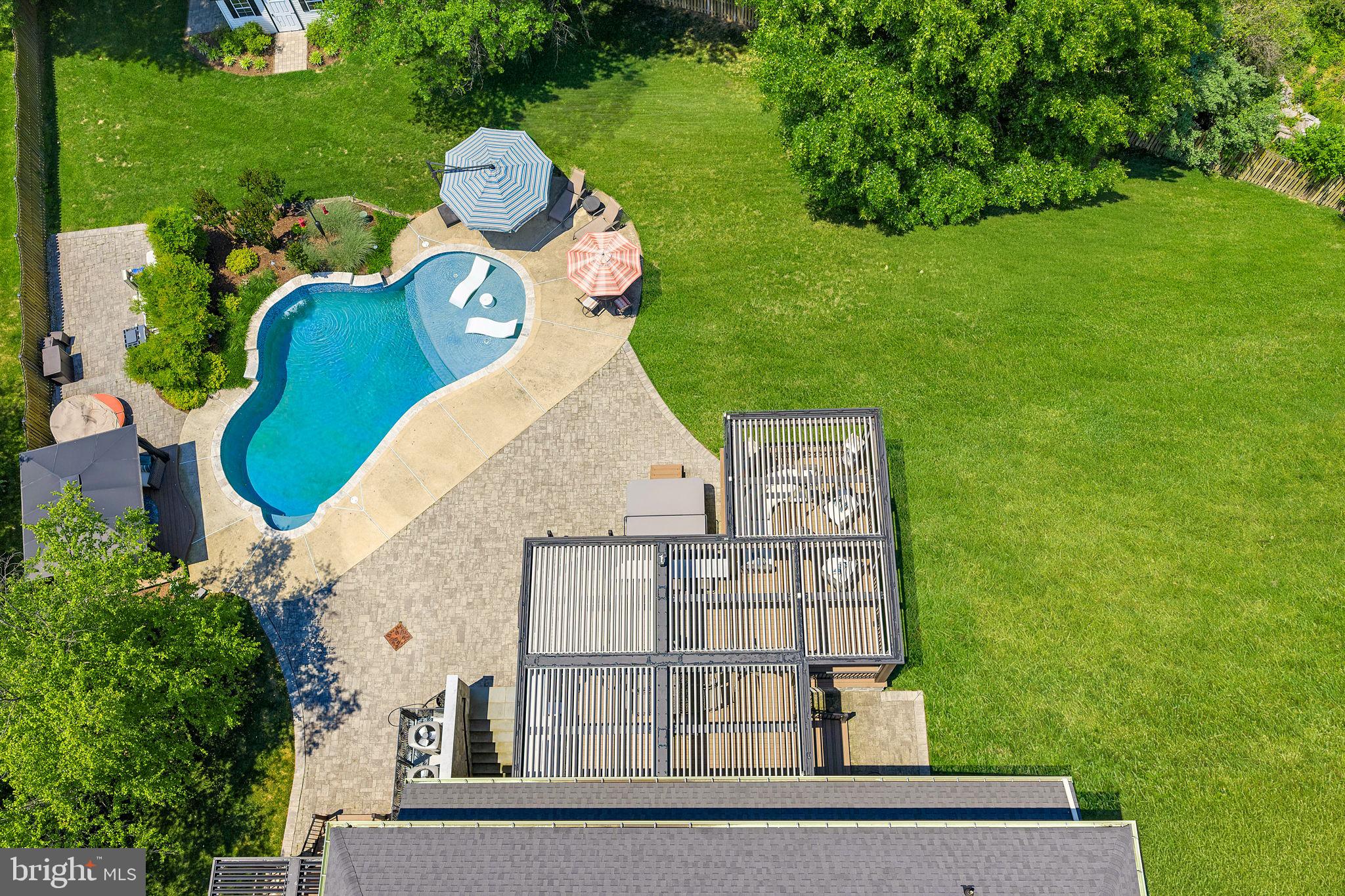 VANTAGE POINTE - Residential