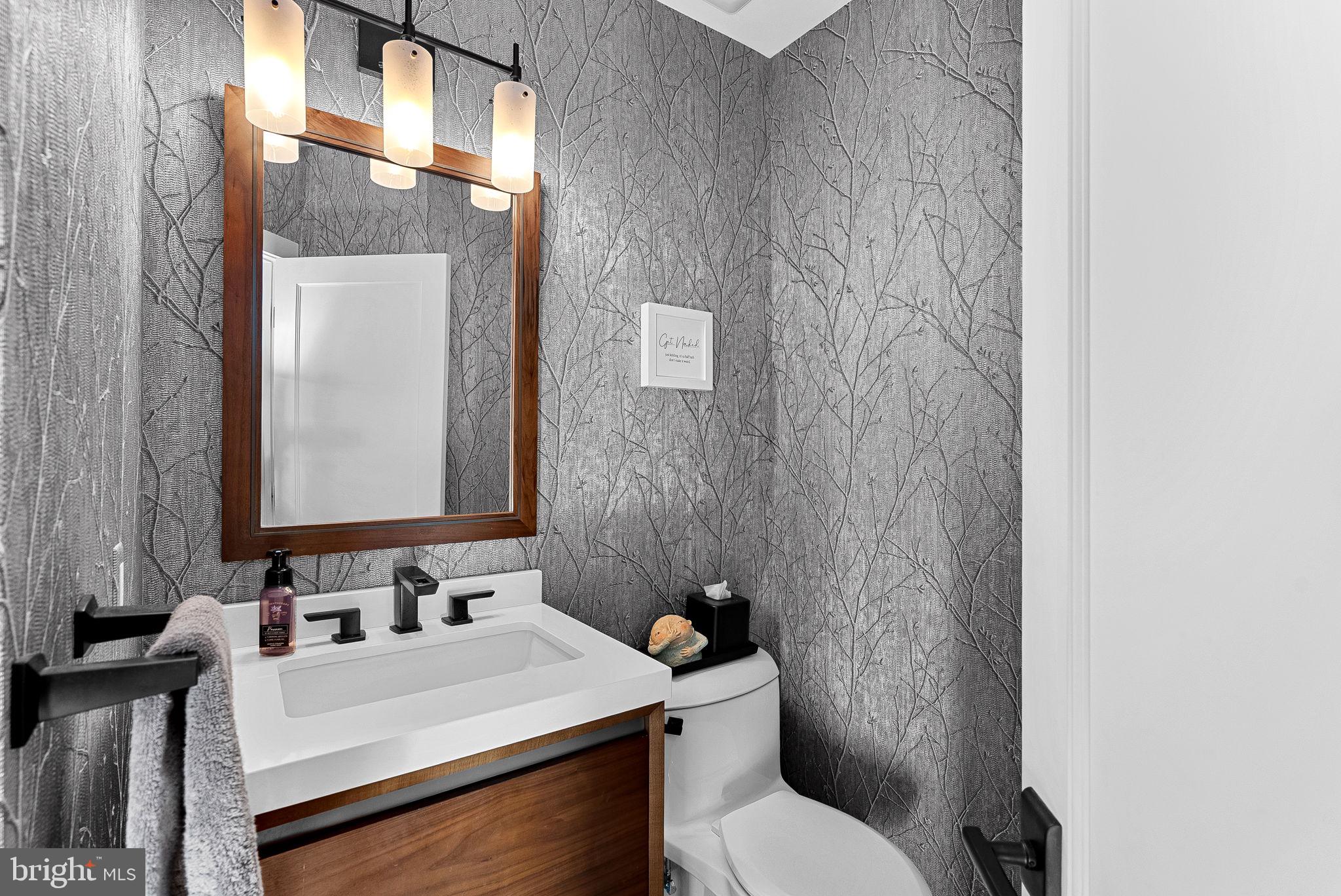 VANTAGE POINTE - Residential