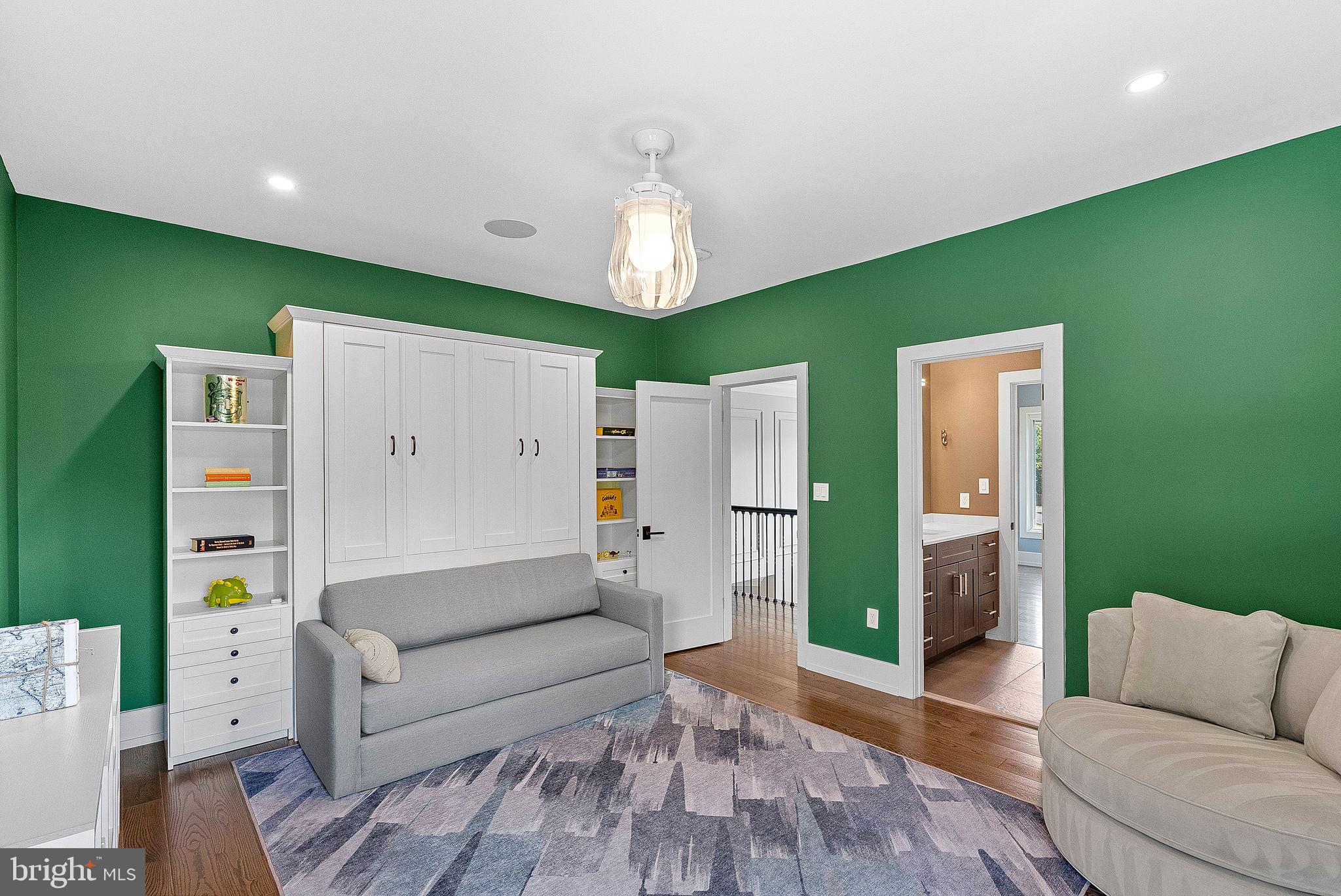VANTAGE POINTE - Residential