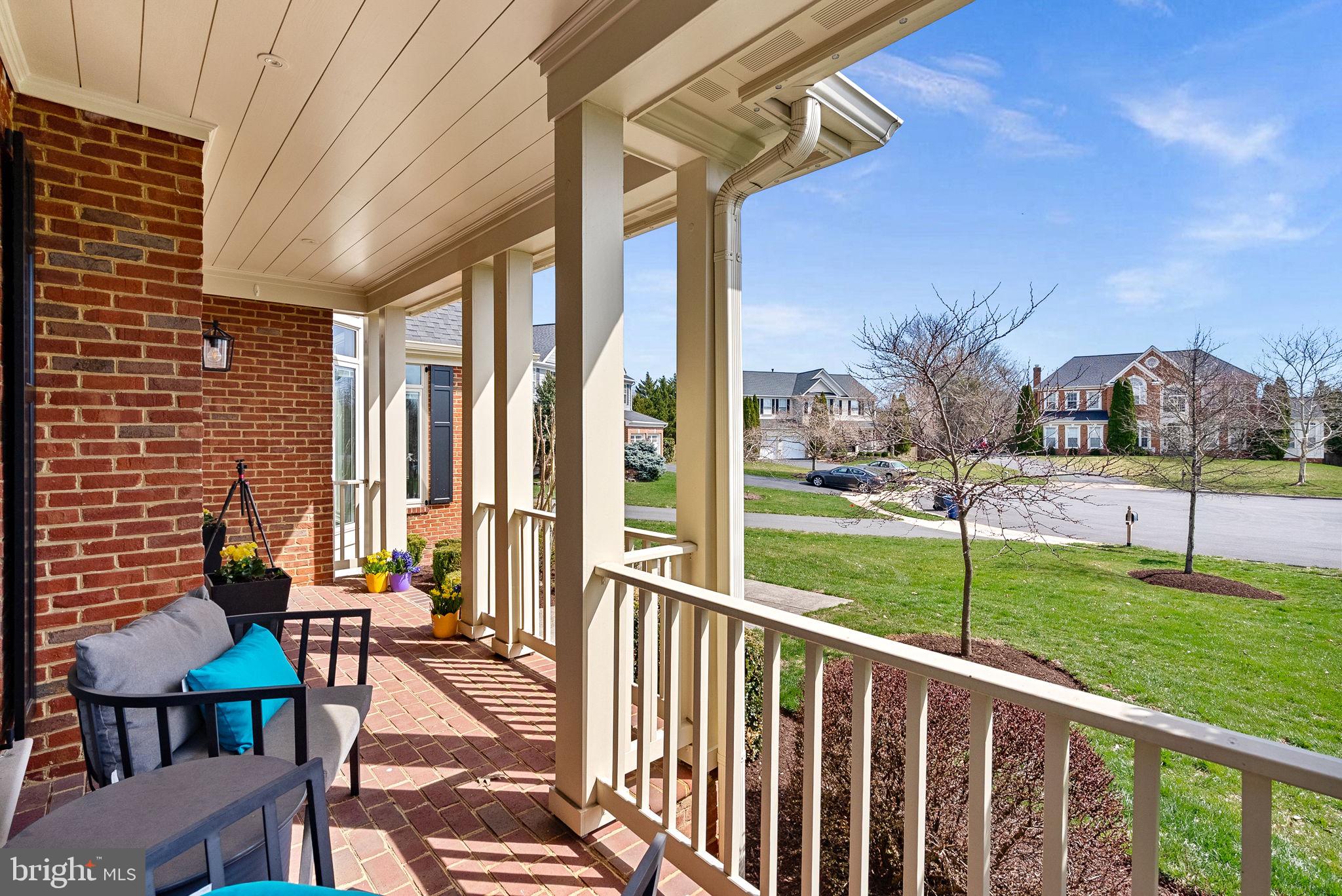 VANTAGE POINTE - Residential