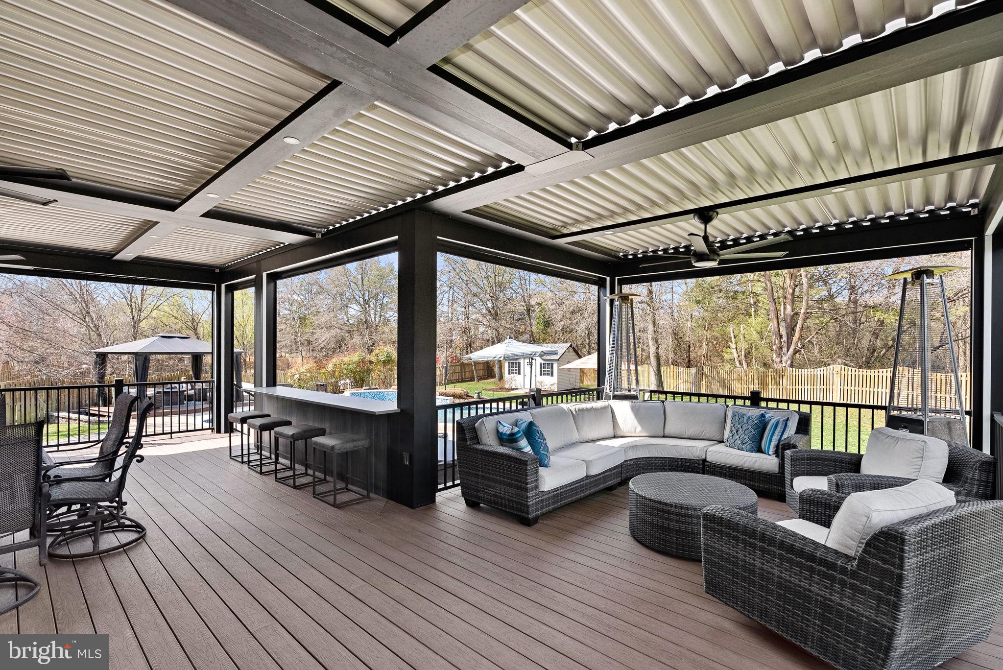 VANTAGE POINTE - Residential