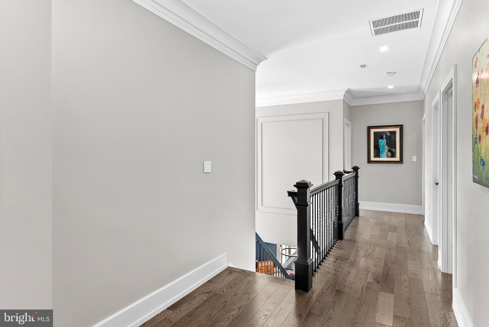 VANTAGE POINTE - Residential