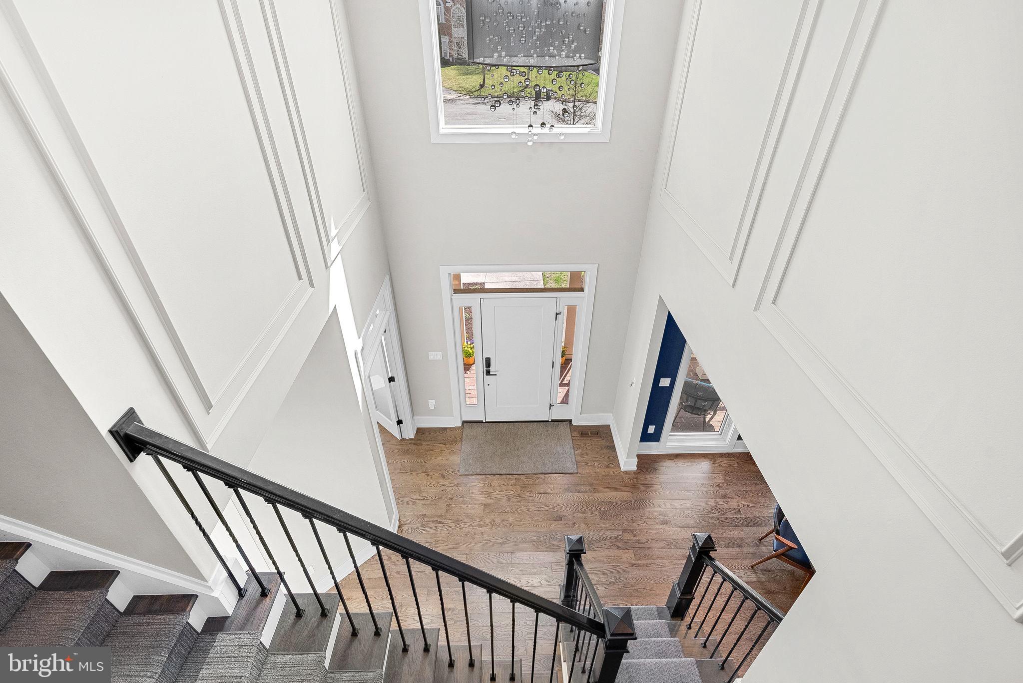 VANTAGE POINTE - Residential