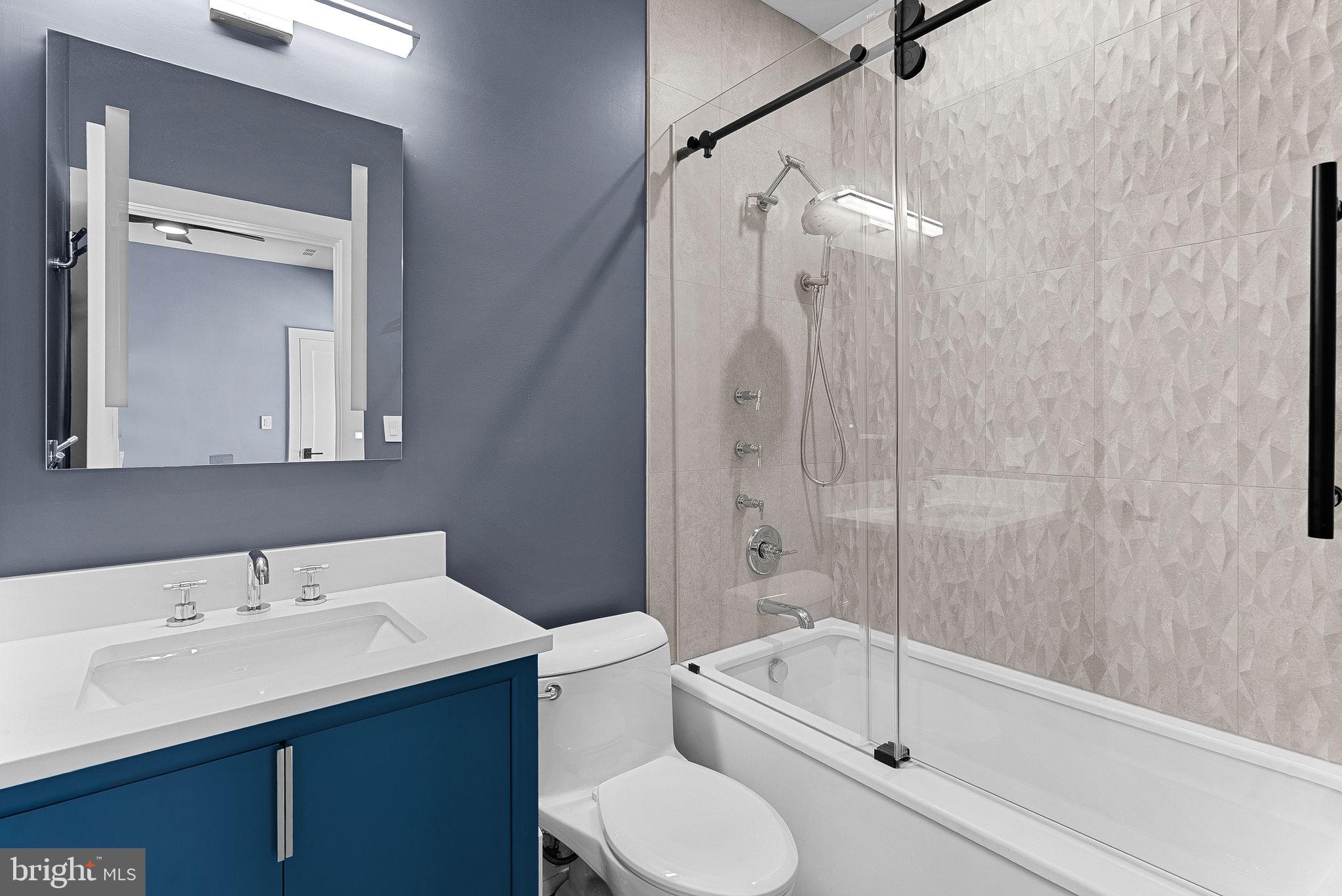 VANTAGE POINTE - Residential