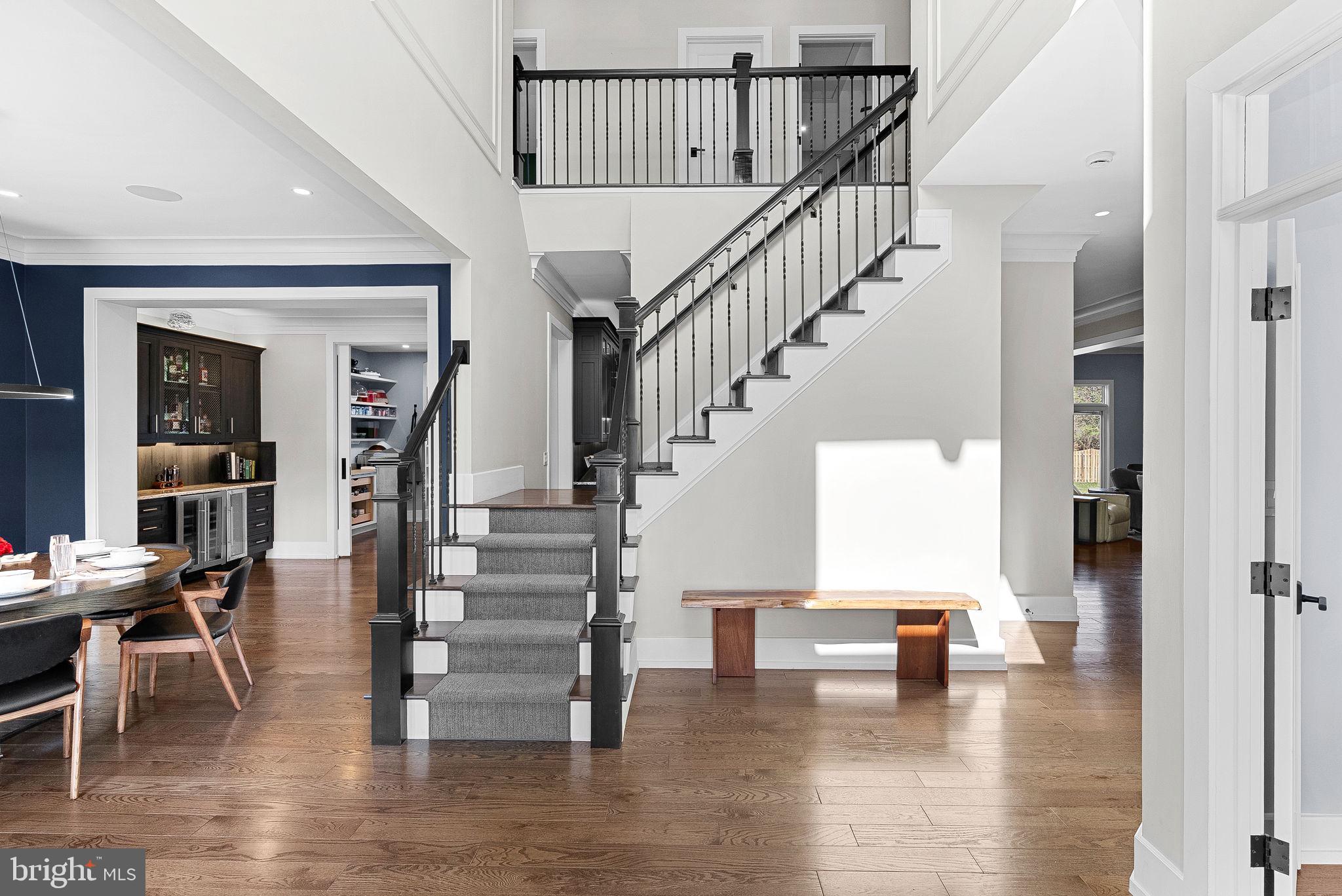 VANTAGE POINTE - Residential