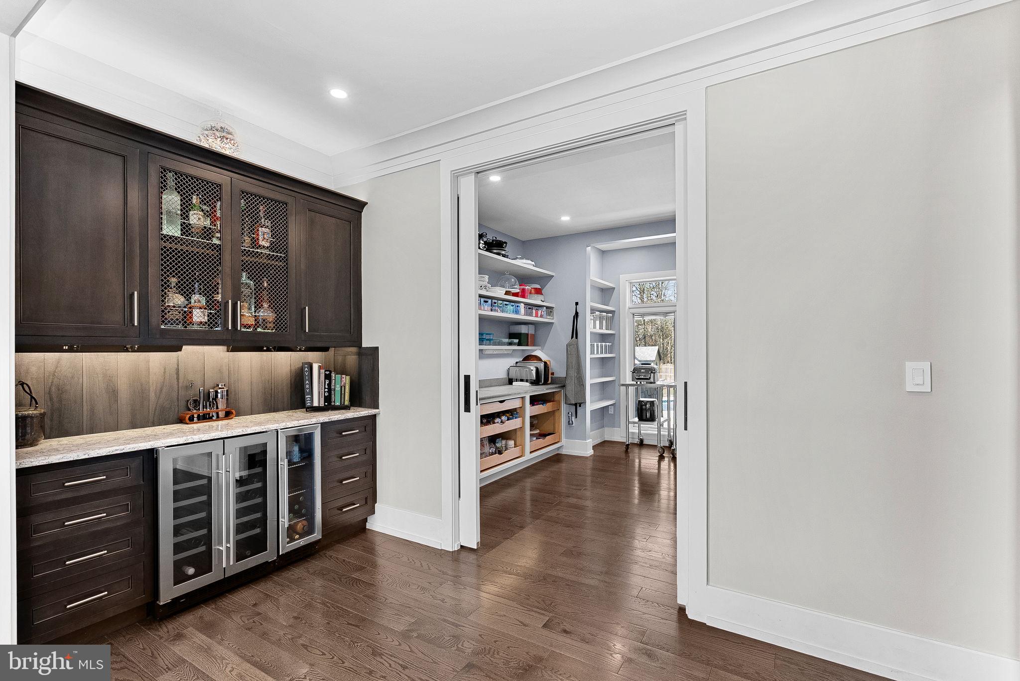 VANTAGE POINTE - Residential