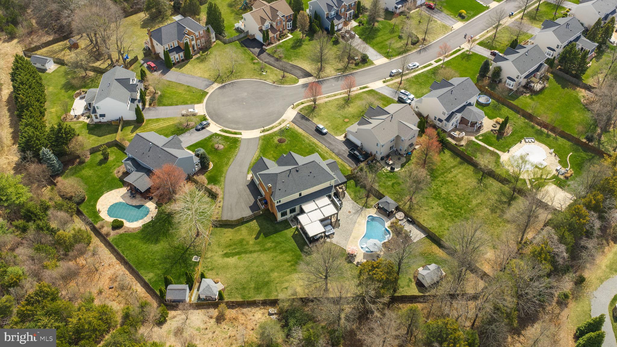 VANTAGE POINTE - Residential