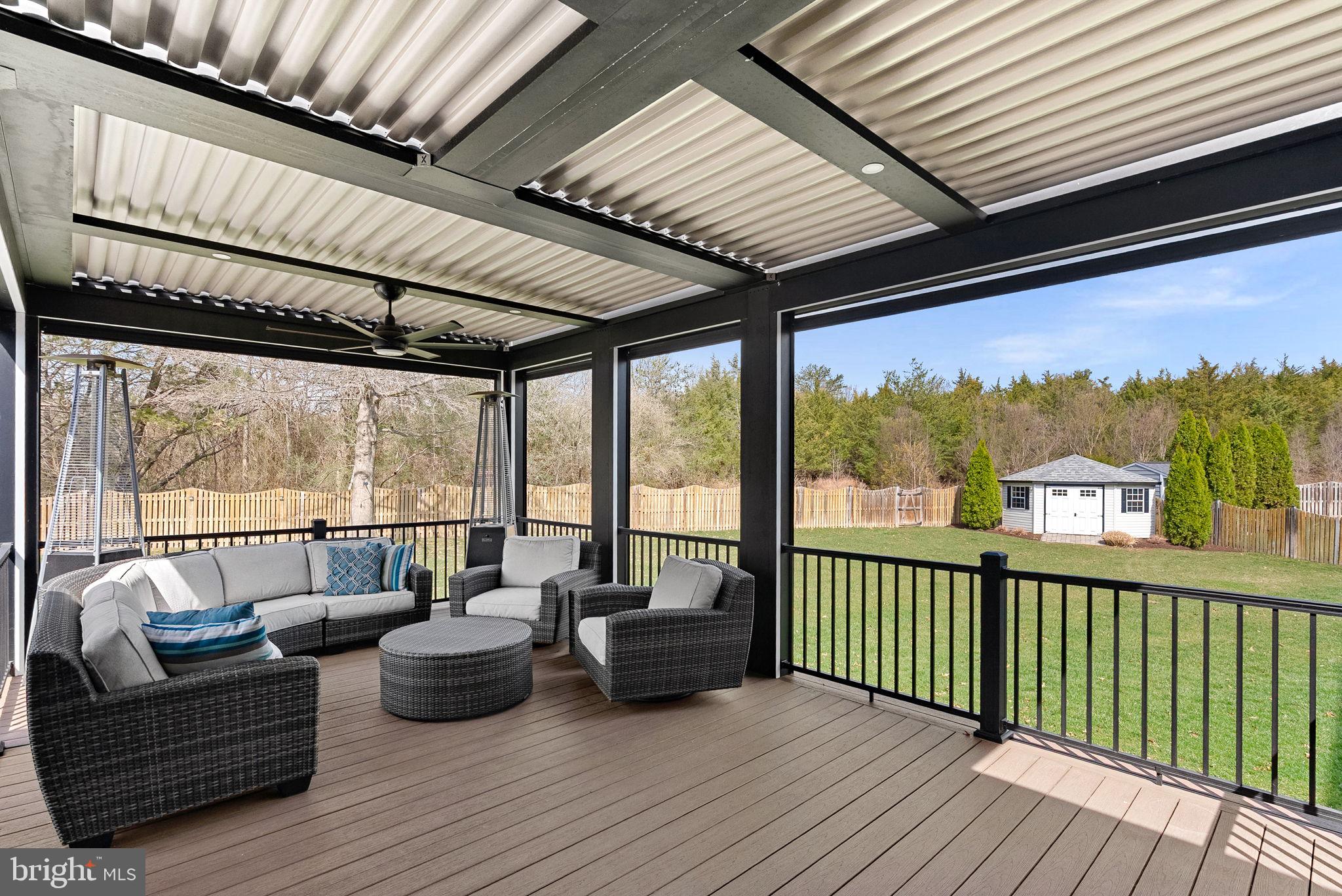 VANTAGE POINTE - Residential